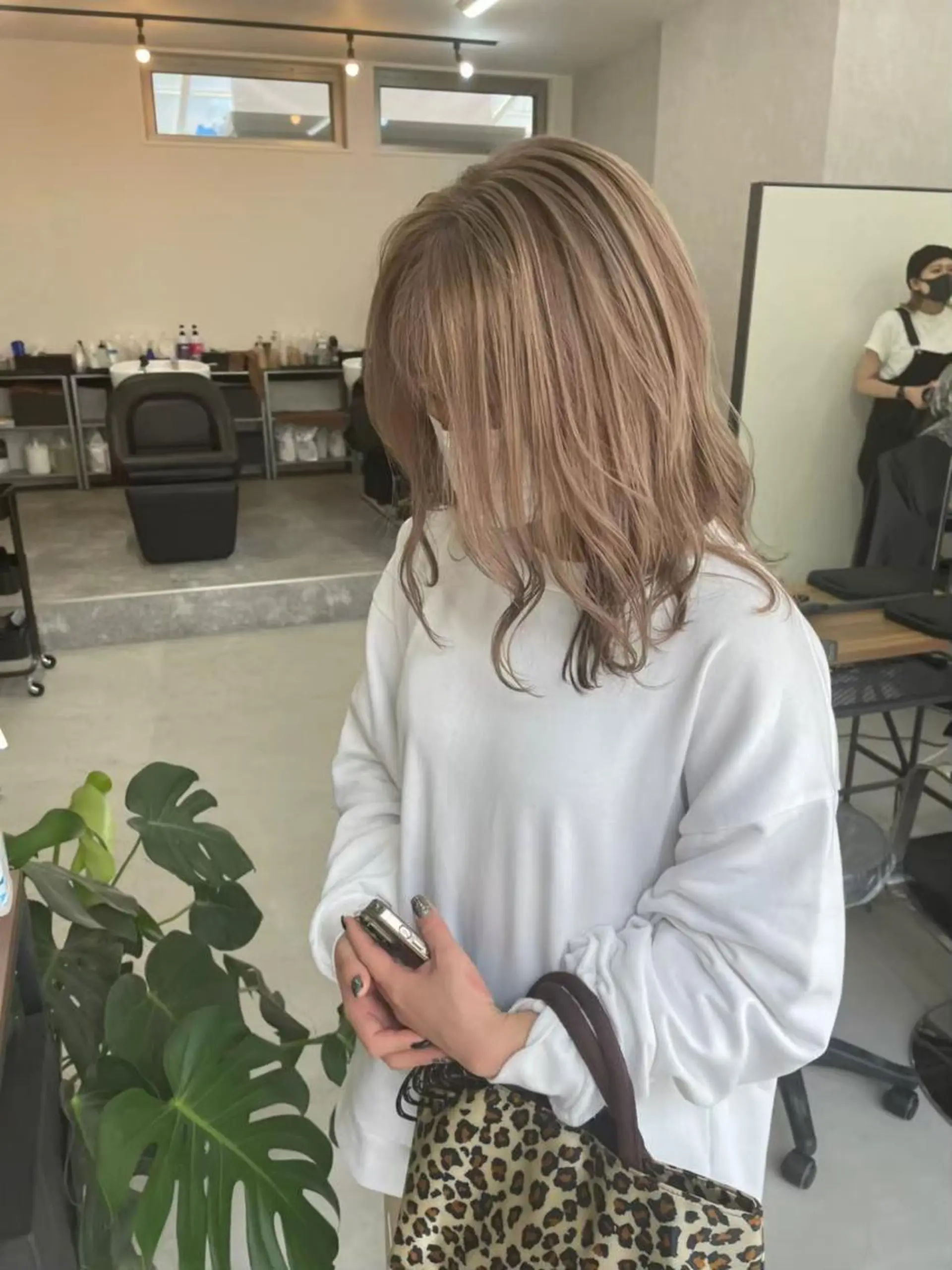 ミディアム カラー パーマ ヘアアレンジ ネイル マツエク・マツパ アイブロウ ショートボブ ミディアムパーマ バレイヤージュ ブリーチ ケアブリーチ カラー特化サロン大阪 ルービック江坂/新城のヘアスタイル