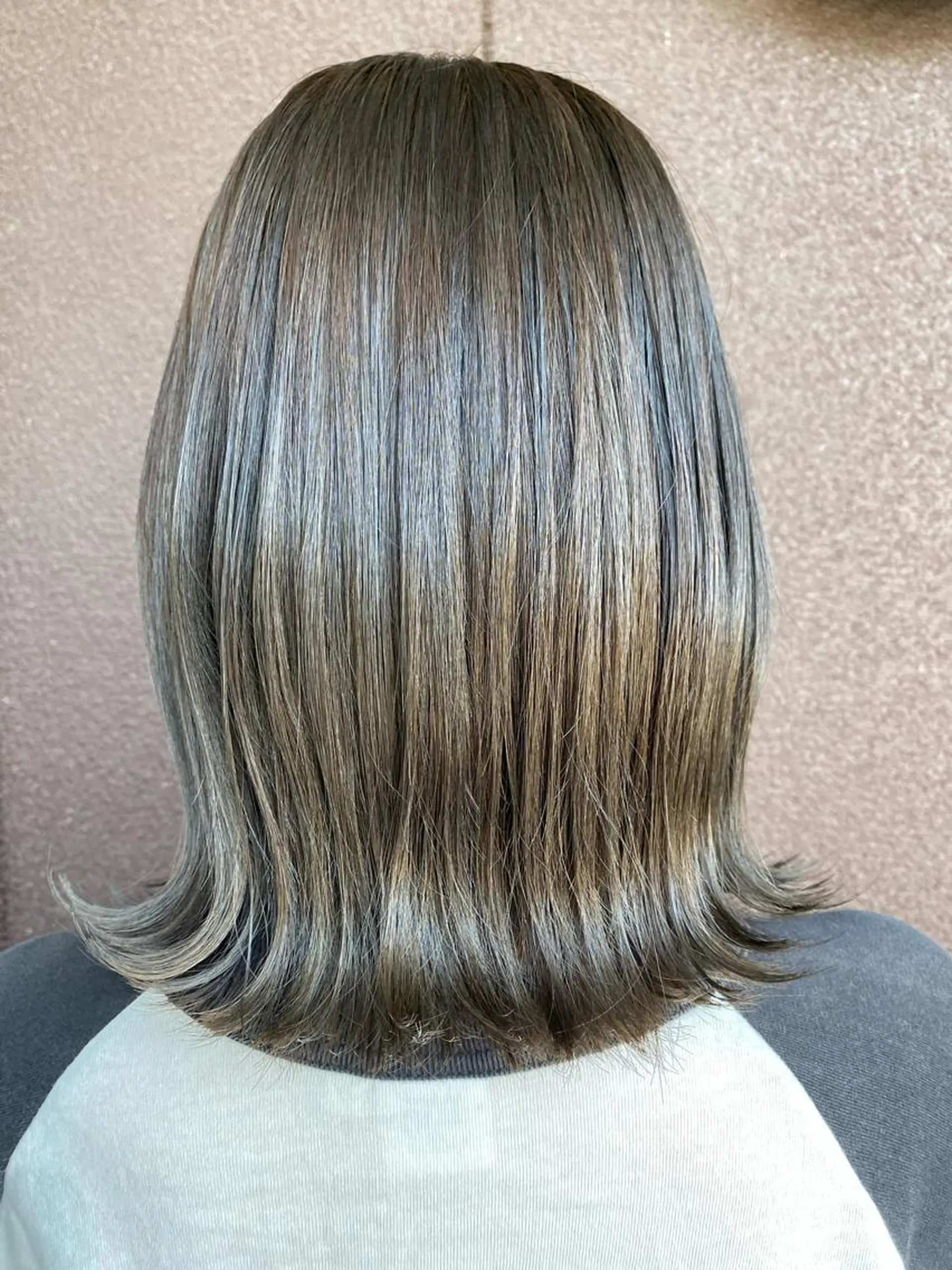 ミディアム カラー 加藤 郁のヘアスタイル