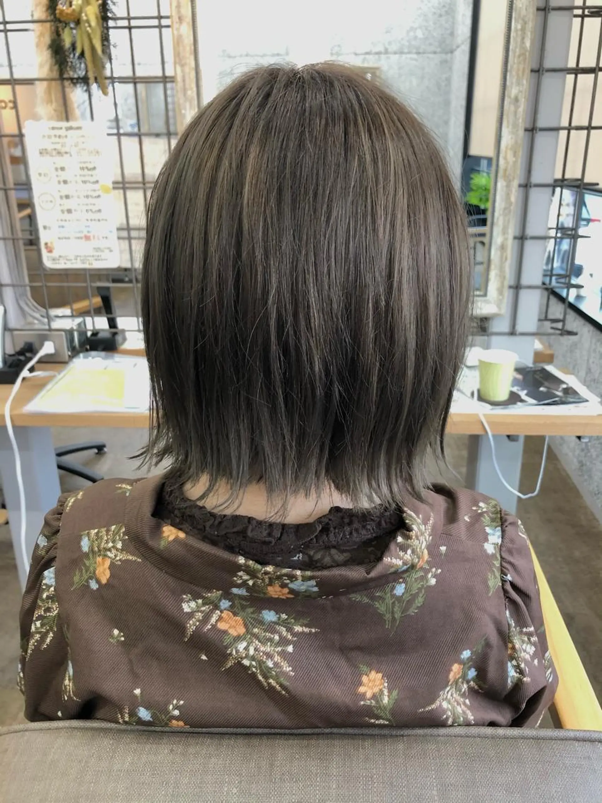 ミディアム カラー グレージュ カノエ 松江学園店のヘアスタイル