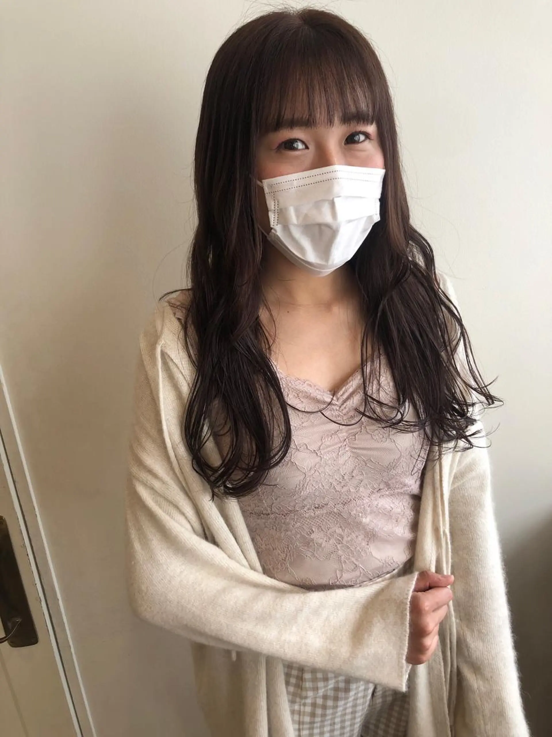 ロング カラー カット ヘアカラー トリートメント MIOベージュカラー 柔らかいカラーのヘアスタイル