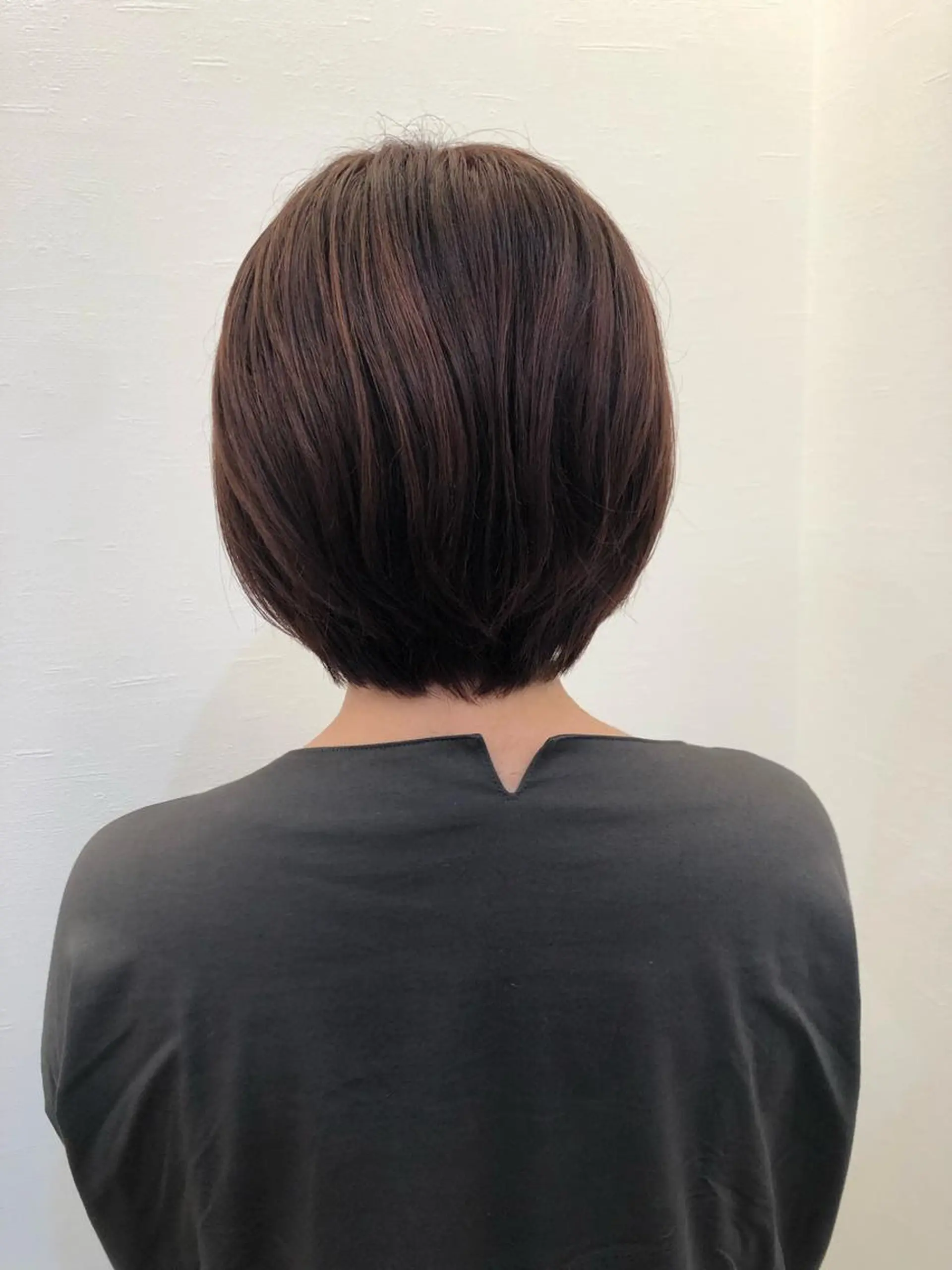 ショート ツノガイ エリのヘアスタイル