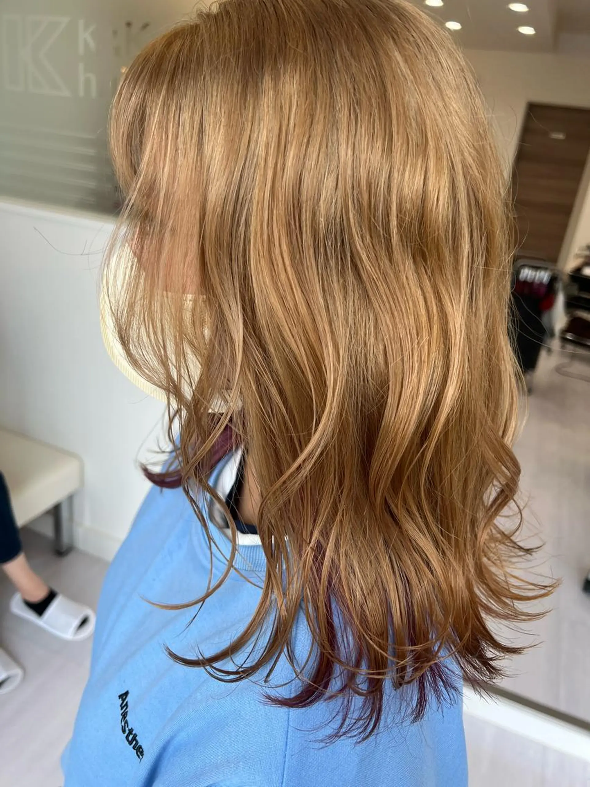 セミロング カラー ヘアカラー 下岡 奈津美のヘアスタイル