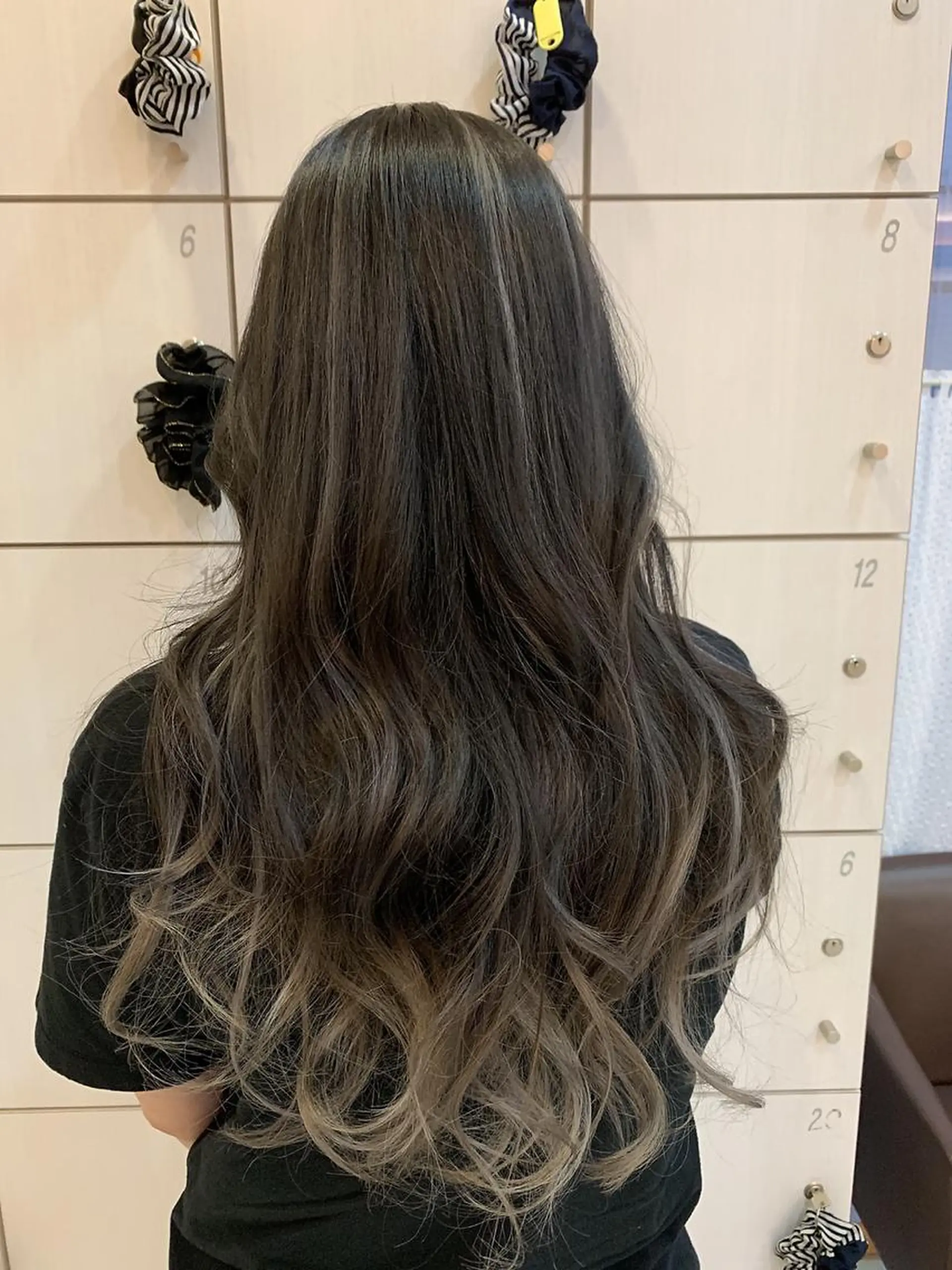 カラー SALOWIN栄 高須大貴のヘアスタイル