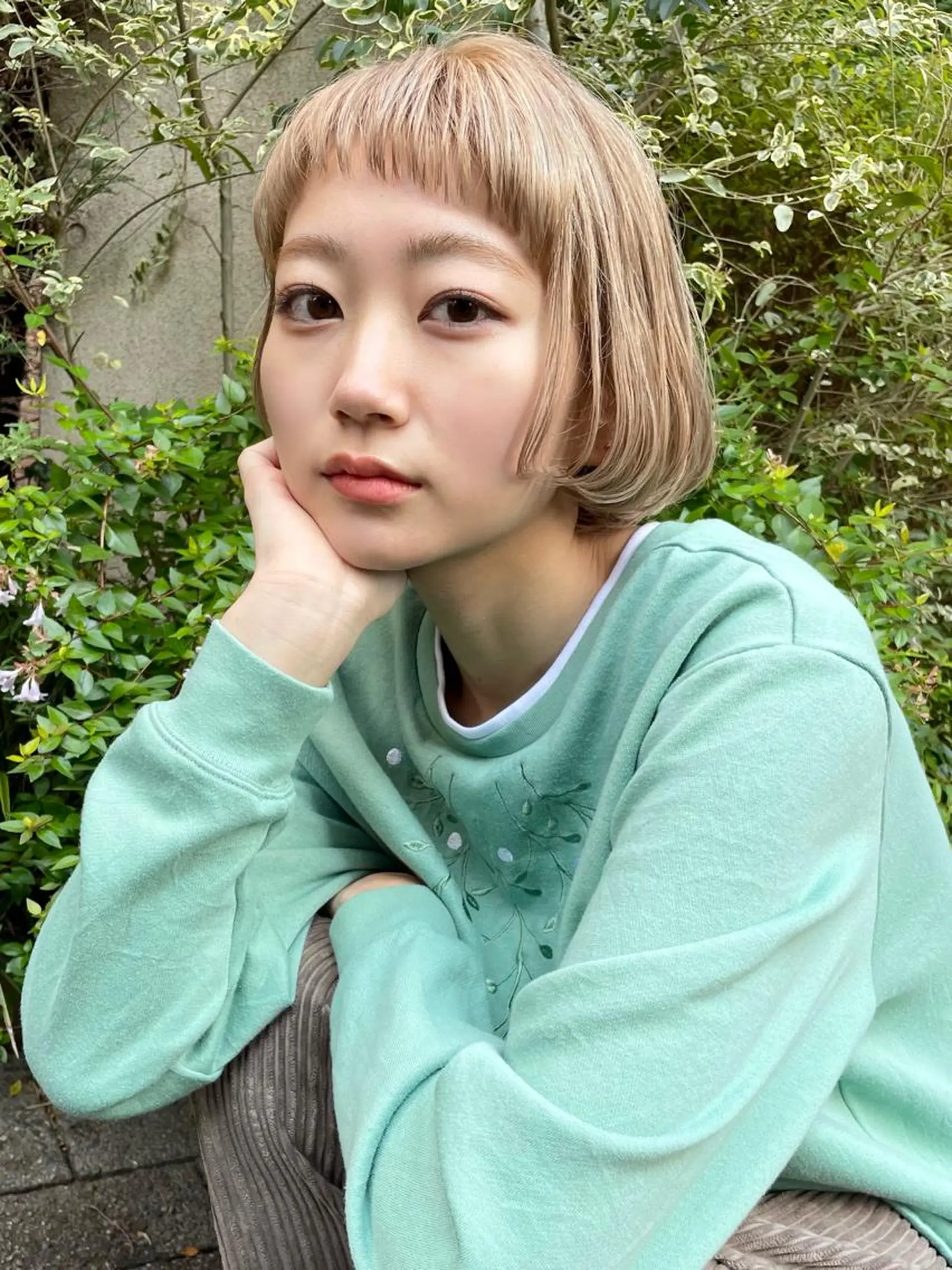 ショート カラー ベージュカラー ブリーチ ミルクティーベージュ ボブ 伸ばしかけ 大西 真人🪴のヘアスタイル