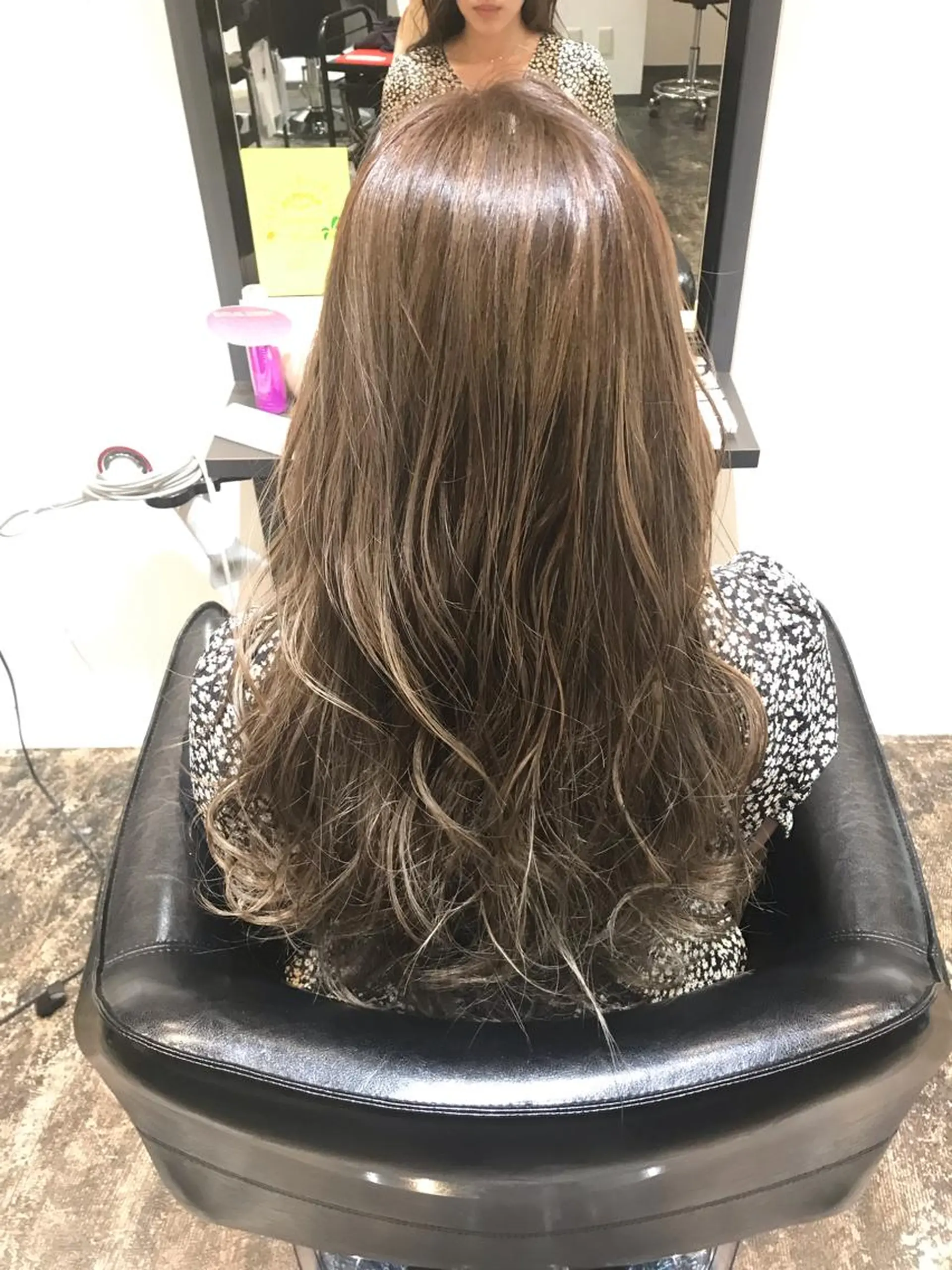 ロング カラー UMEDA FIGAROのヘアスタイル