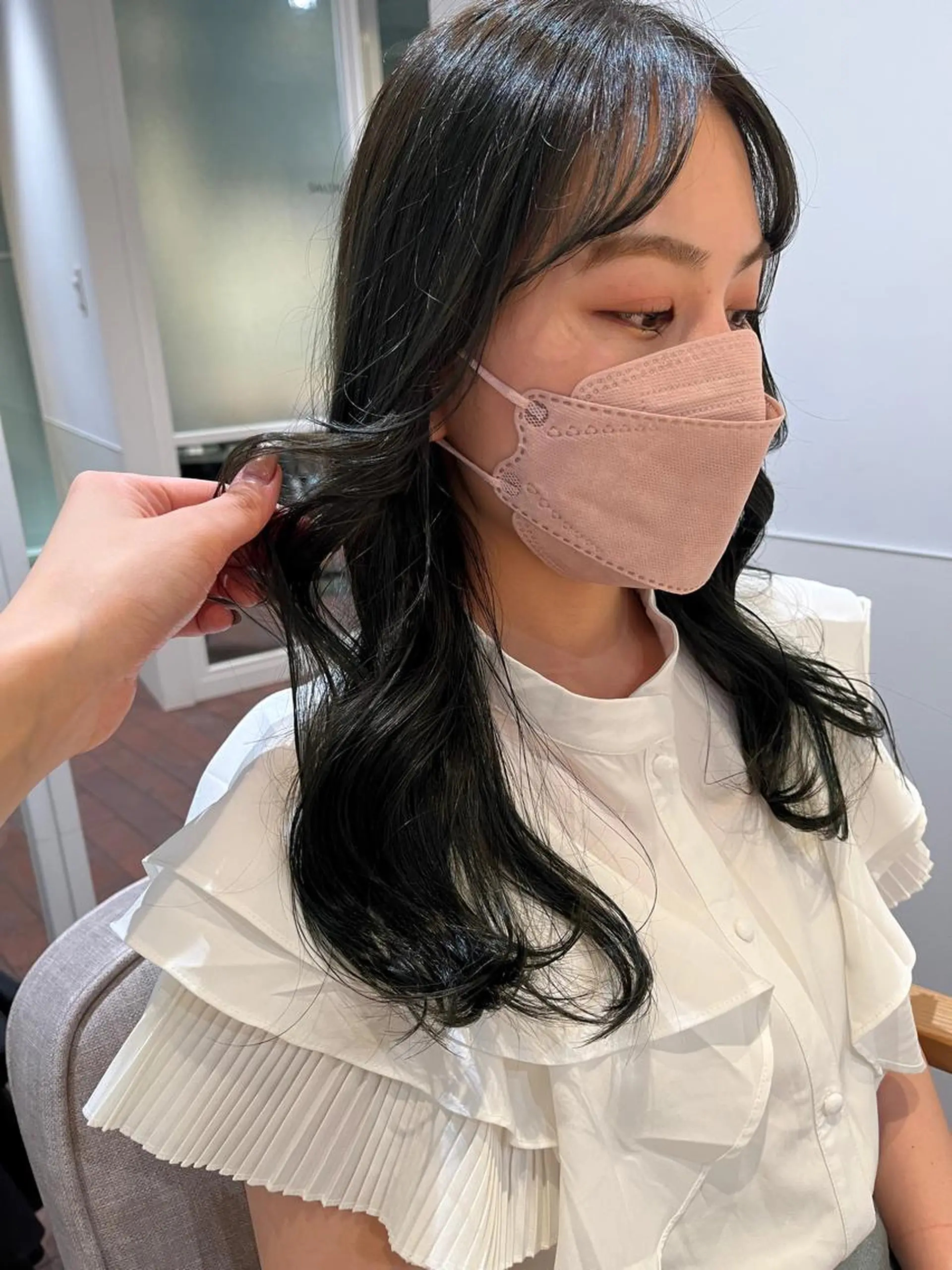 セミロング カラー カット ヘアカラー トリートメント 片岡 由依のヘアスタイル