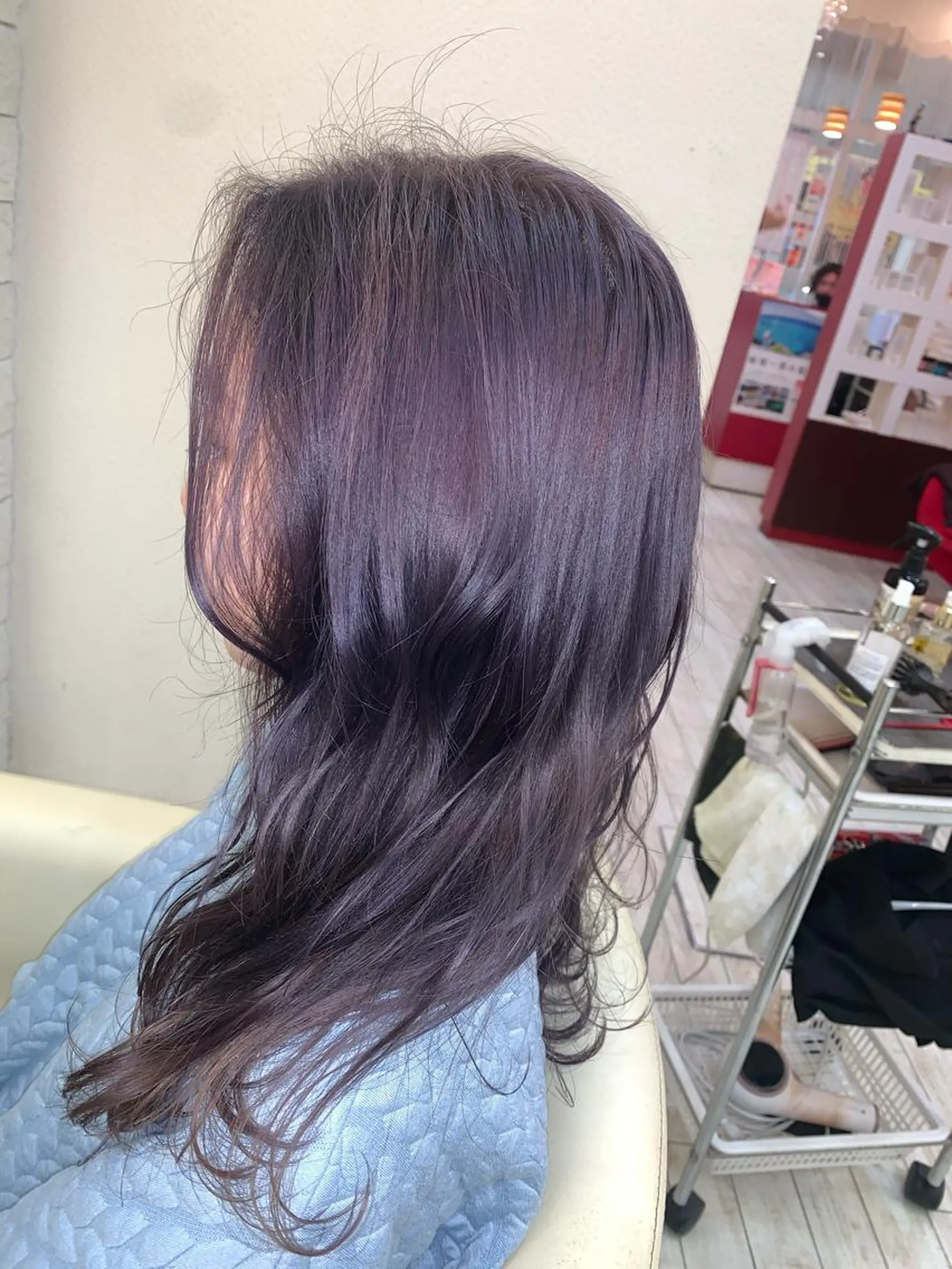 セミロング カラー ヘアアレンジ パープルカラー 今村公介 ブリーチ特化、派手髪のヘアスタイル