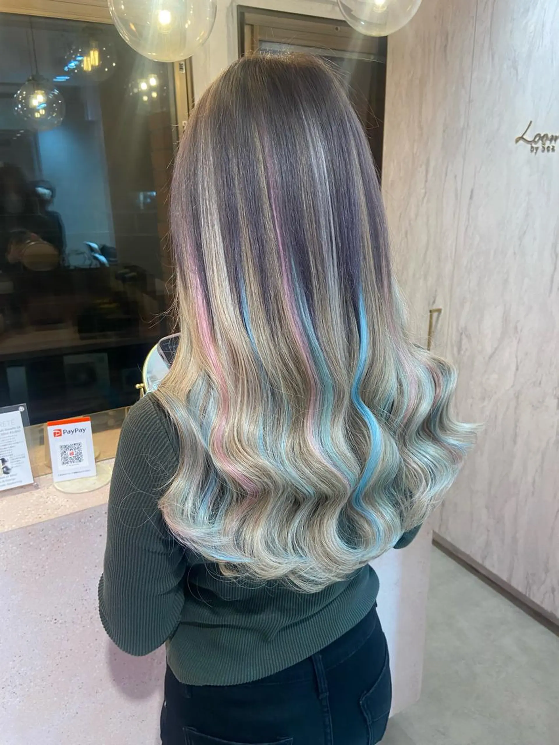 ロング シールエクステ くびれヘア エクステ ハイライト 韓国風ヘア 新宿/韓国ヘア 中明度カラー/かやのヘアスタイル