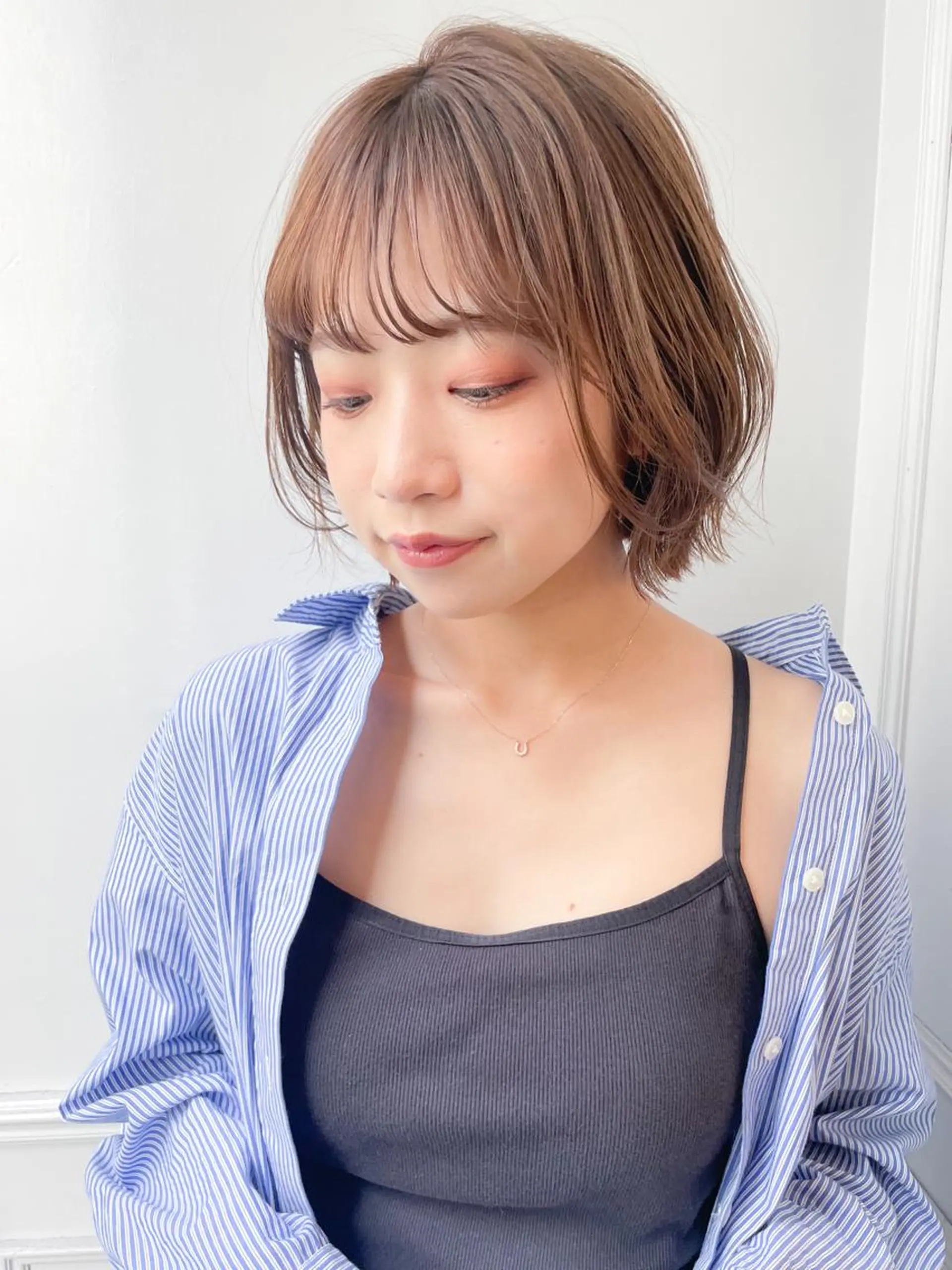 ミディアム カラー 切りっぱなしボブ ベージュカラー ミルクティーベージュ ボブ カット ヘアカラー ✨カラー支持No.1 🧸ワキ カナコ🧸のヘアスタイル