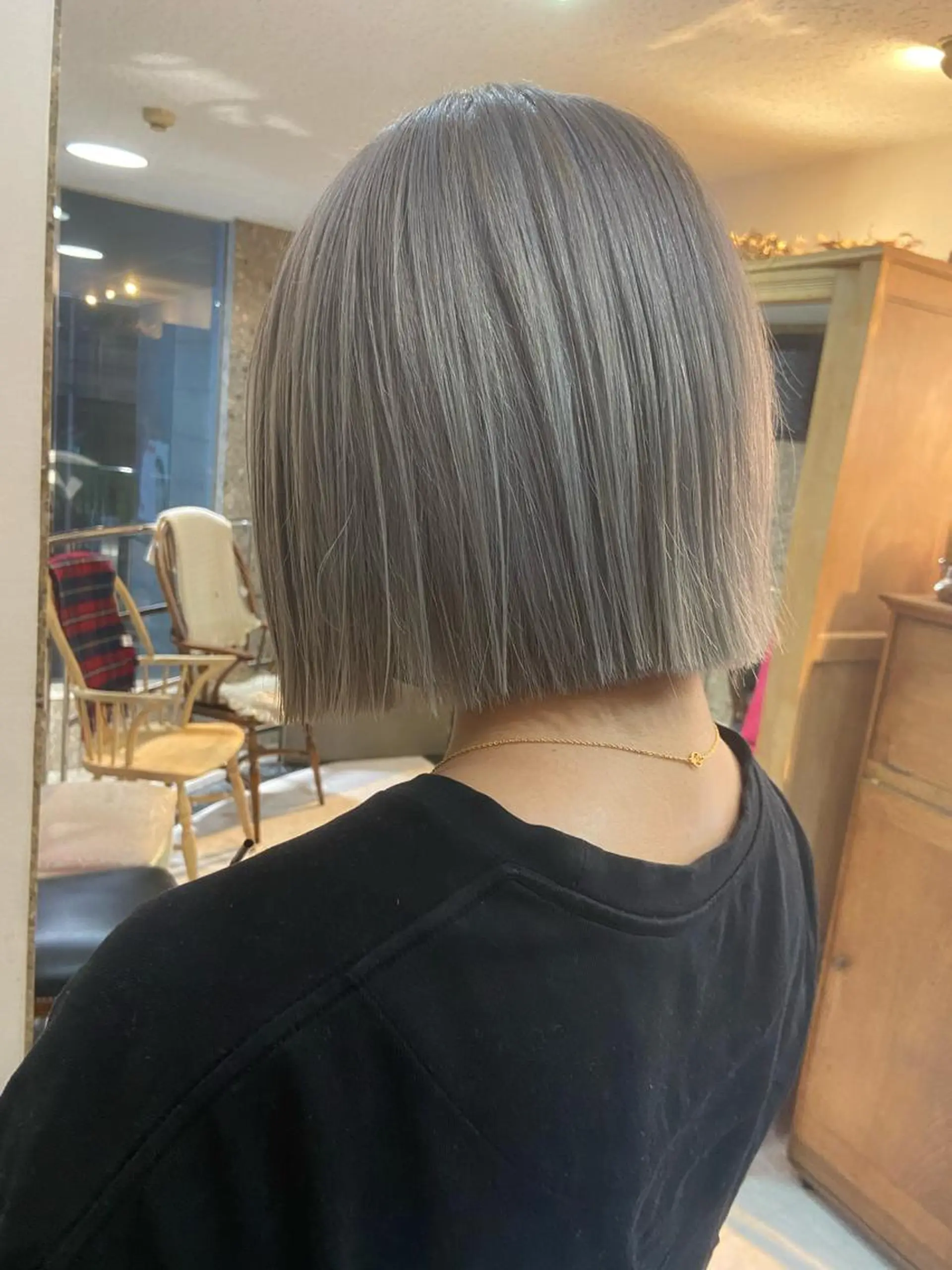 ショート カラー ベージュカラー ブリーチ ブロンド ブロンドベージュ ハイトーンカラー ヘアカラー トリートメント 松尾太樹 【pia】福岡美容室のヘアスタイル