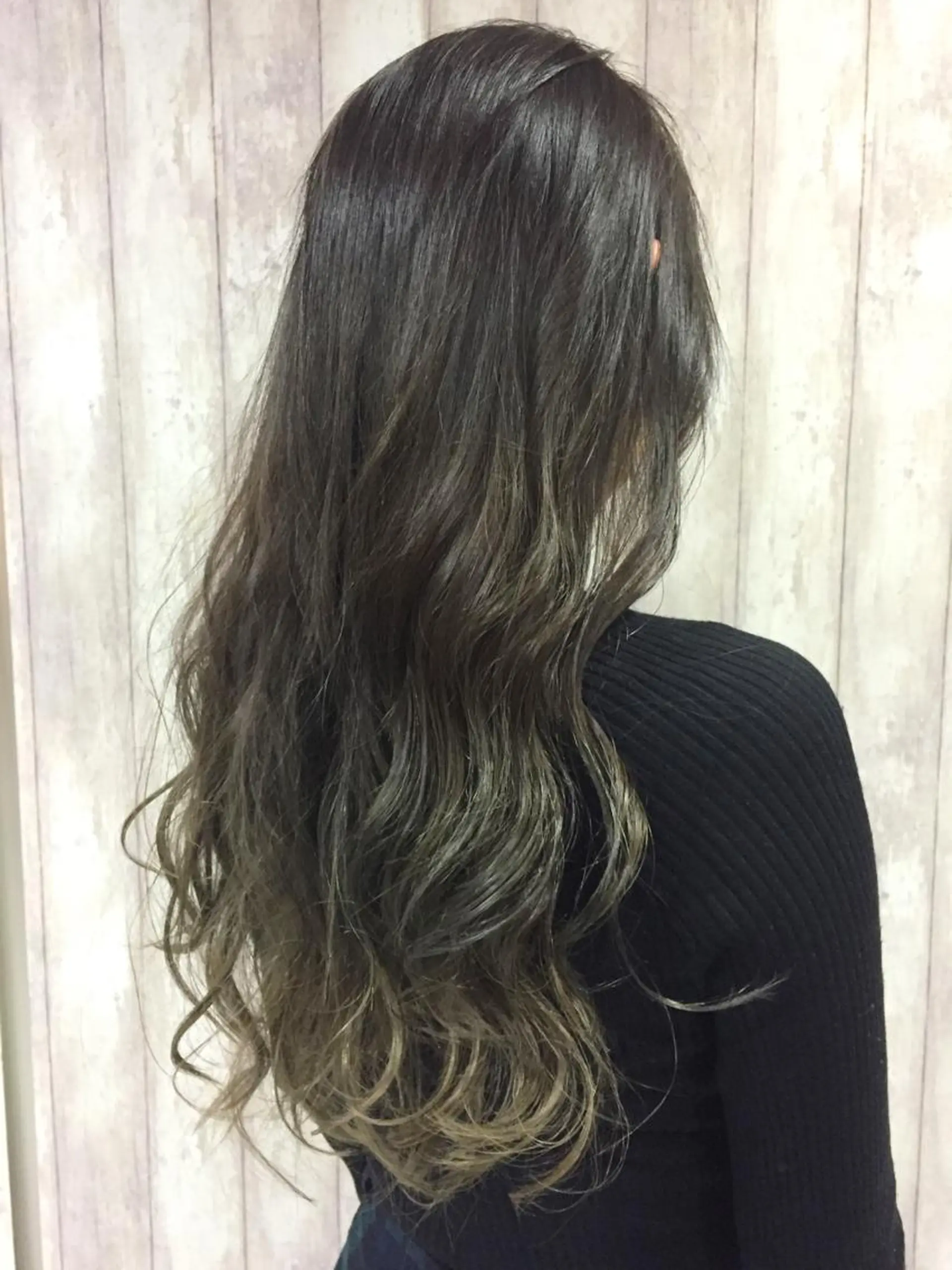 ロング カラー パーマ ブリーチ グラデーションカラー イルミナカラー 韓国ヘア✨グレージュ カラーasamiのヘアスタイル