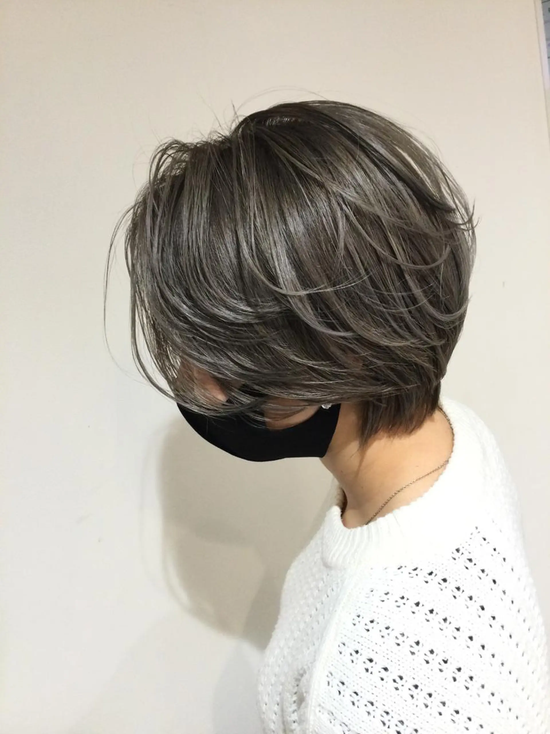 ショート カラー アッシュ アッシュグレー アッシュグレージュ バレイヤージュ ミストバング AMI Hair  supply所属・髪質改善カラー韓国風 レイヤーtudaのヘアスタイル