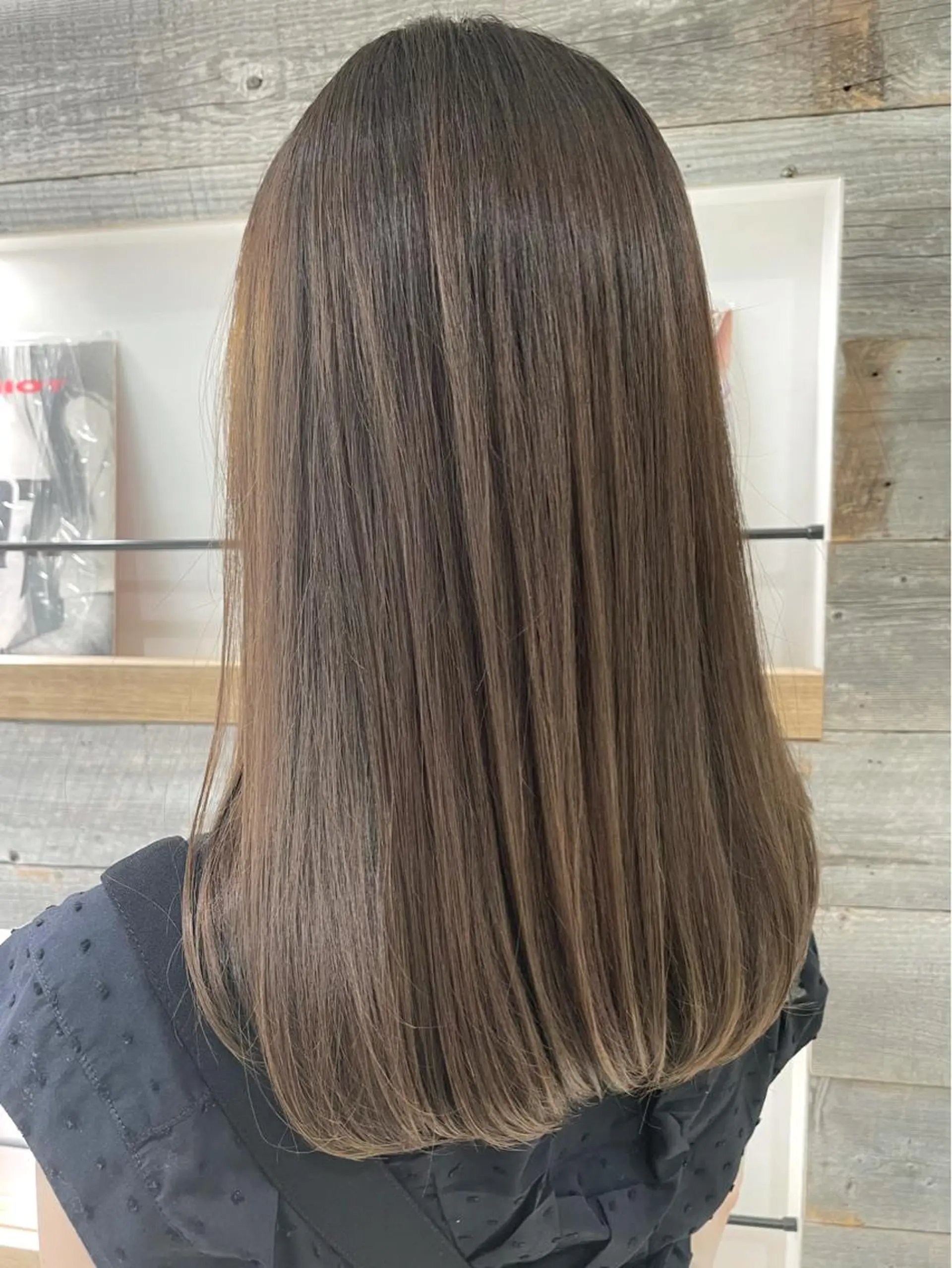 ミディアム カラー アッシュ ベージュカラー カット ヘアカラー 卒業式受付中🌻 肥田亜沙美のその他イメージ