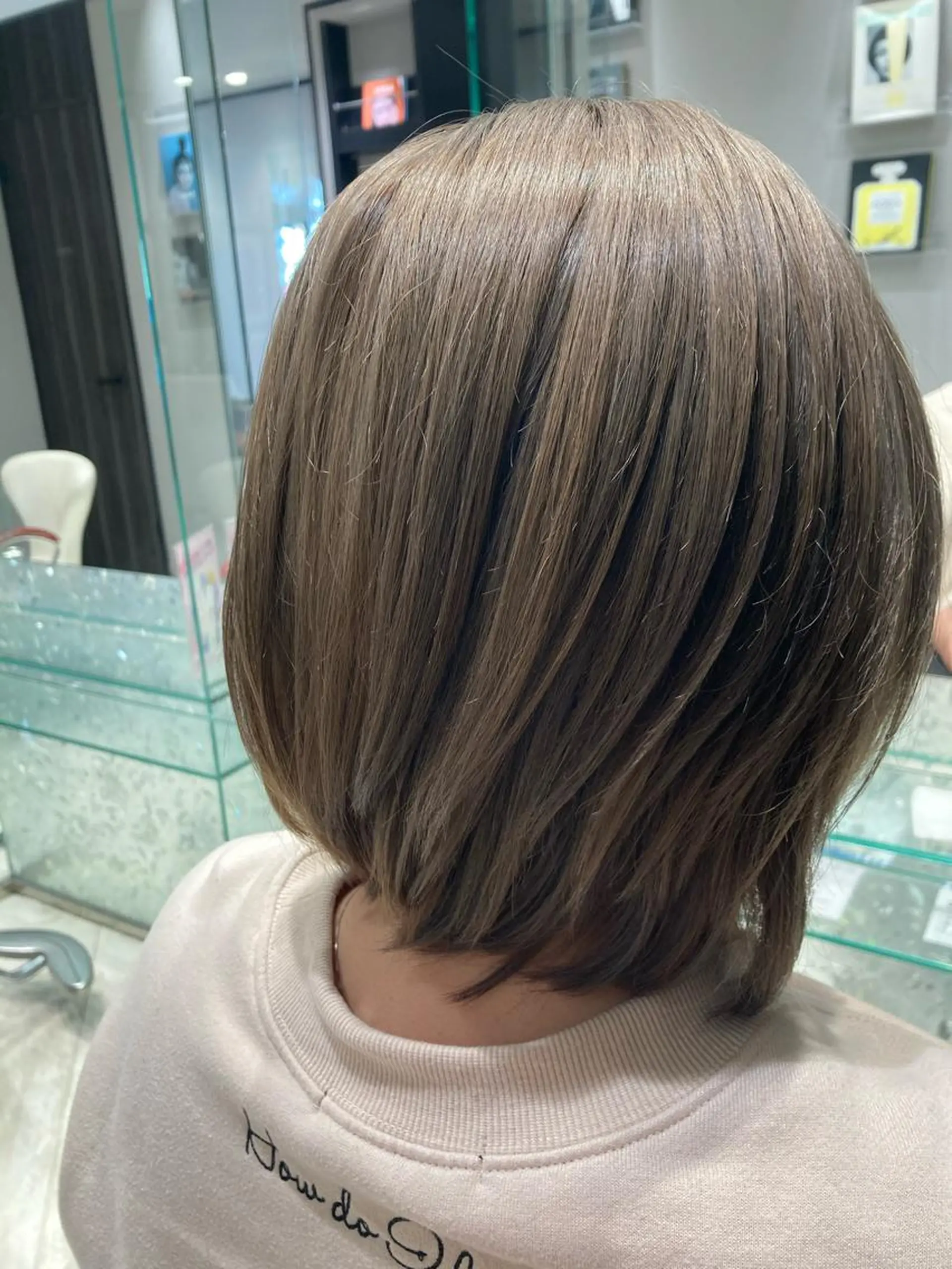 ミディアム カラー ERIKO Tのヘアスタイル