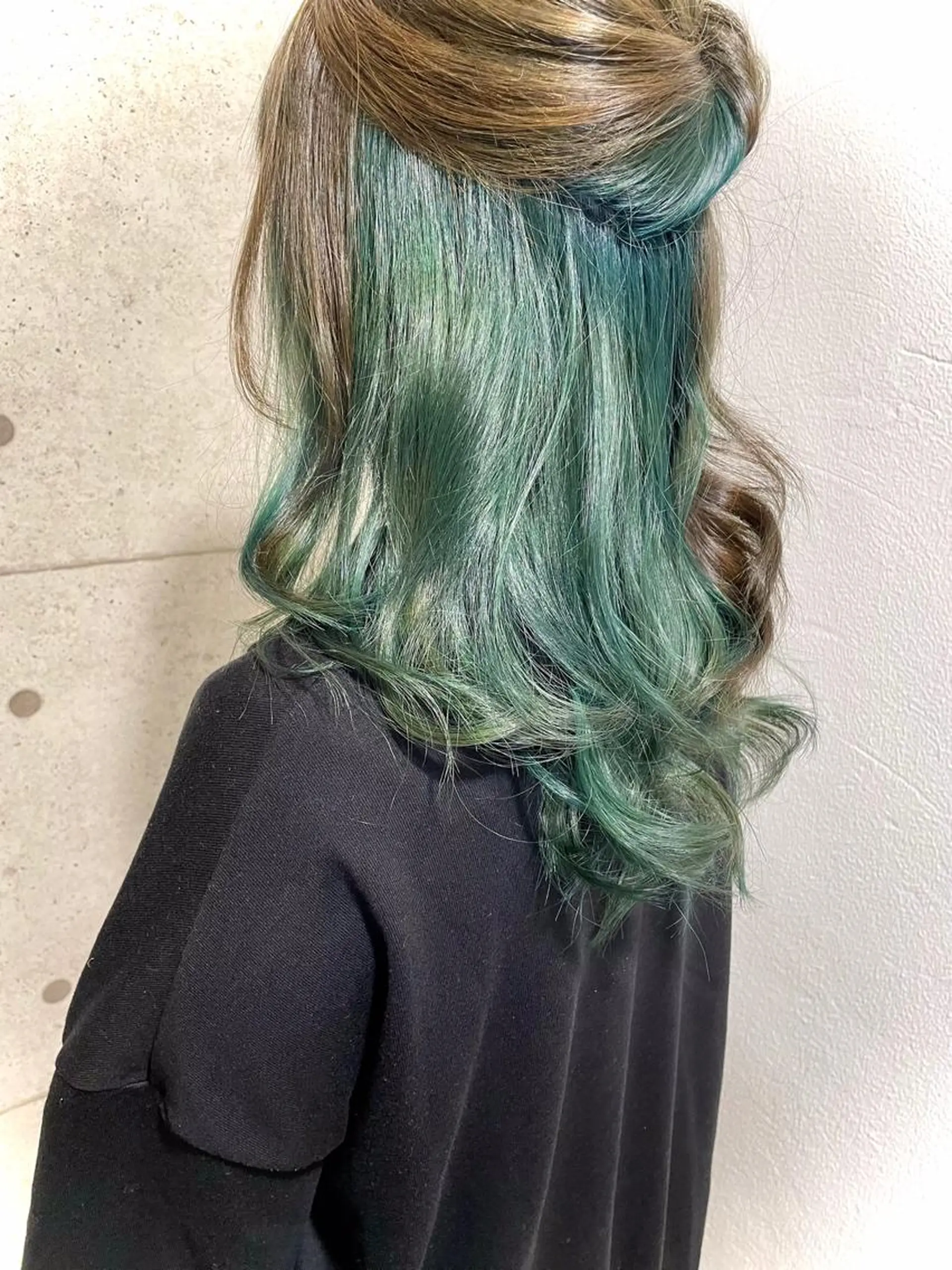 セミロング 1日1名様限定 予約可能のヘアスタイル