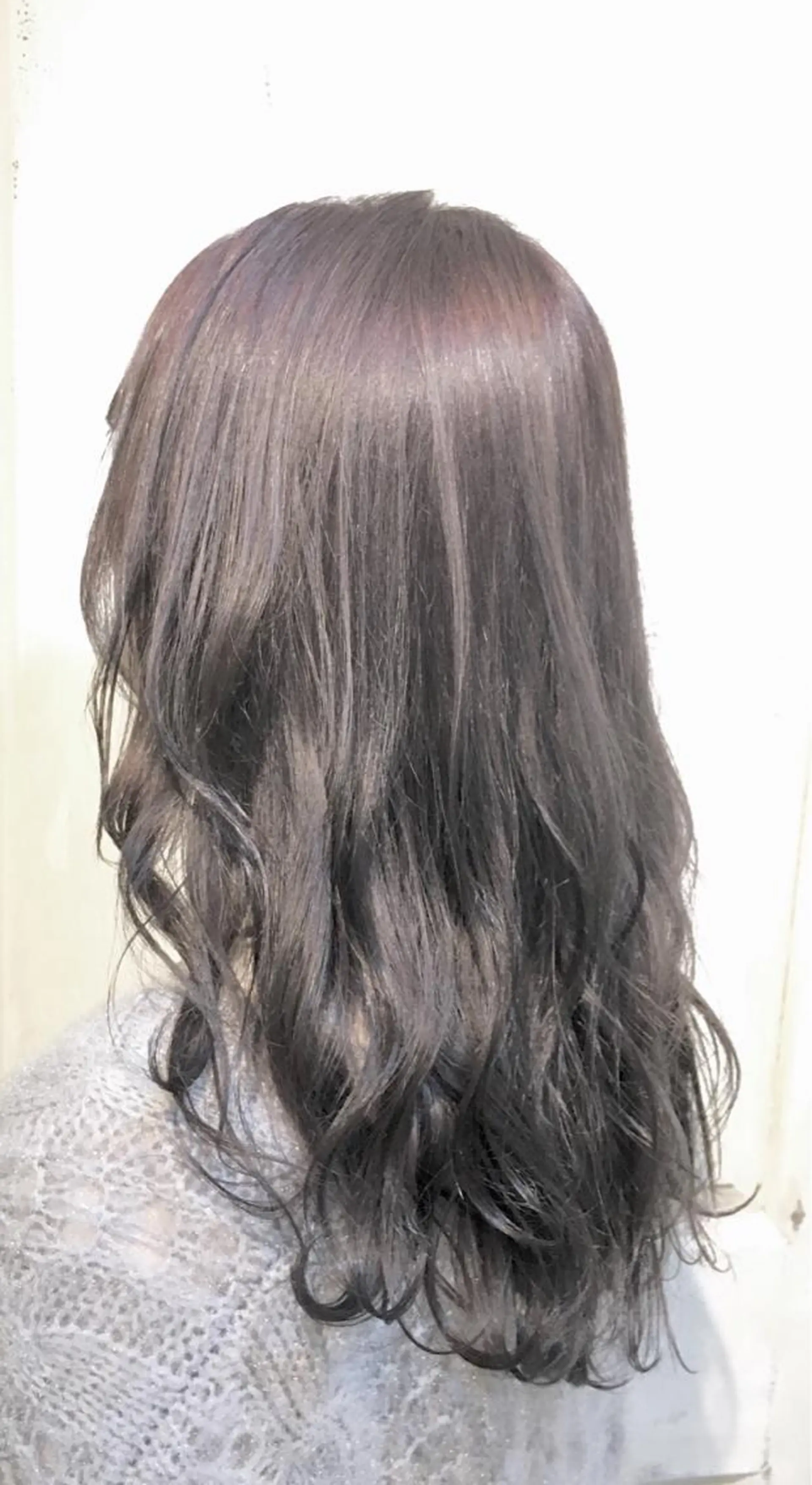 セミロング アッシュ Zina SAKIのヘアスタイル