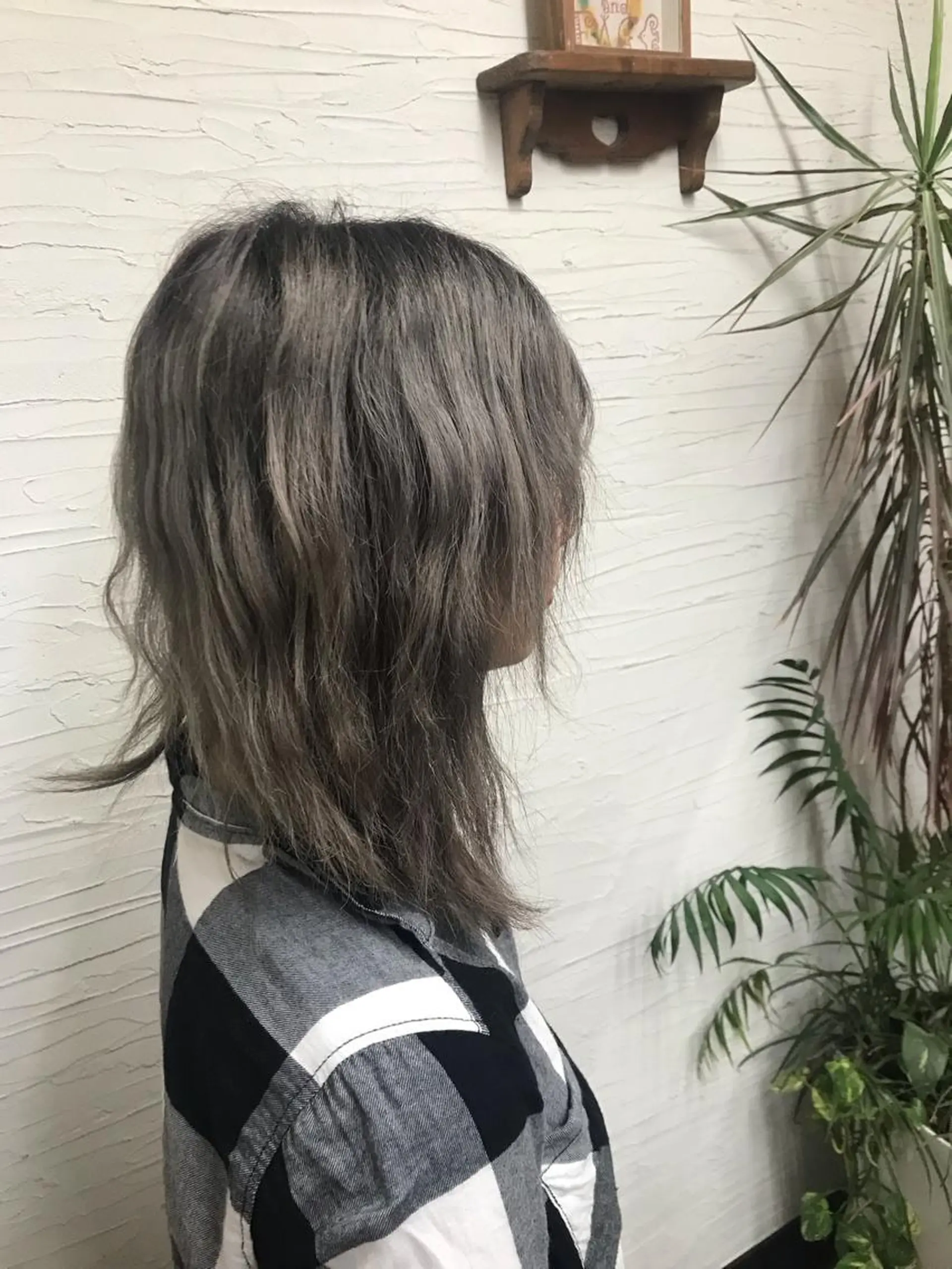 セミロング 牧野 なつきのヘアスタイル