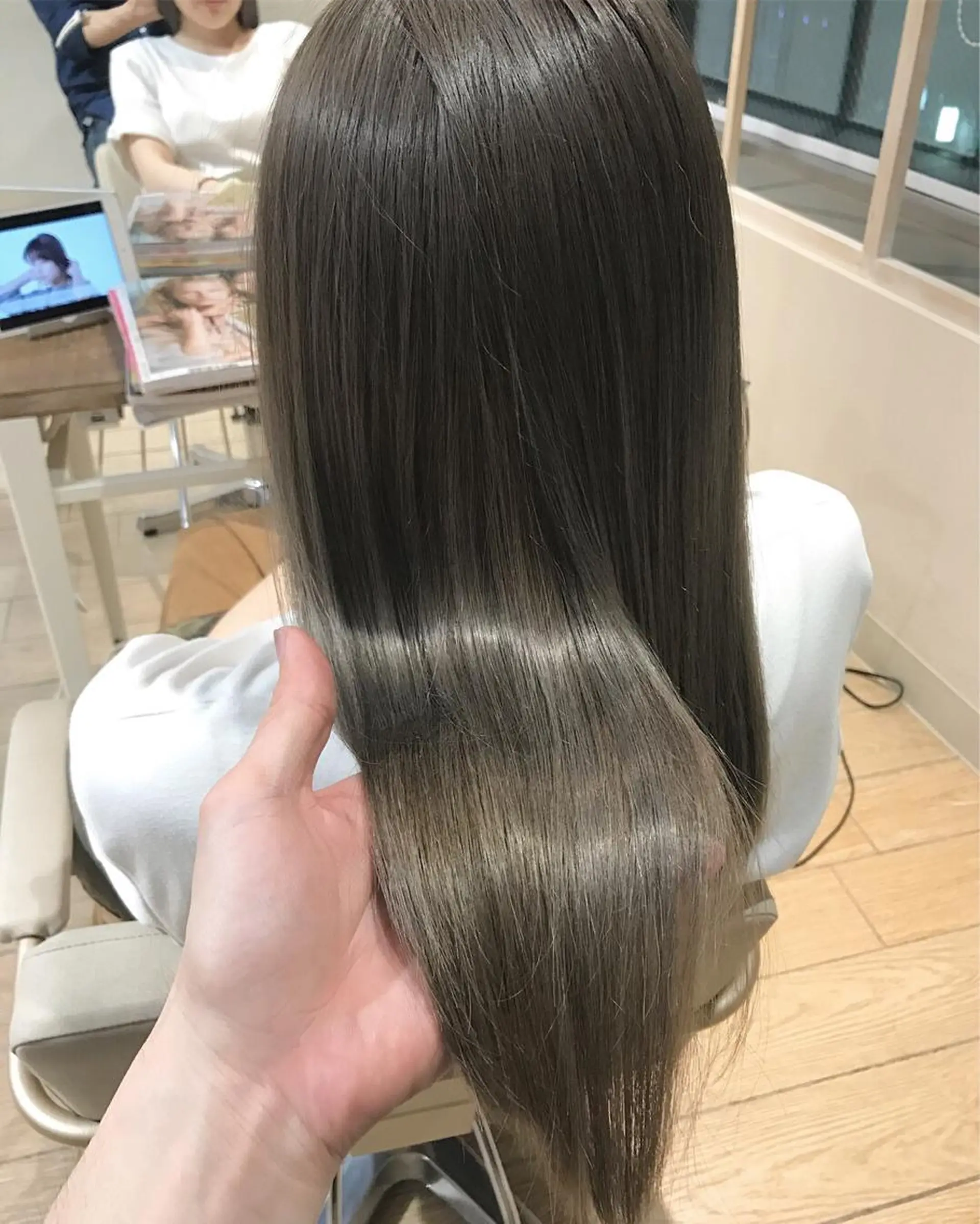 セミロング カラー ブリーチ ダブルカラー 【1日2名様限定】 AFLOAT白川雄副のヘアスタイル