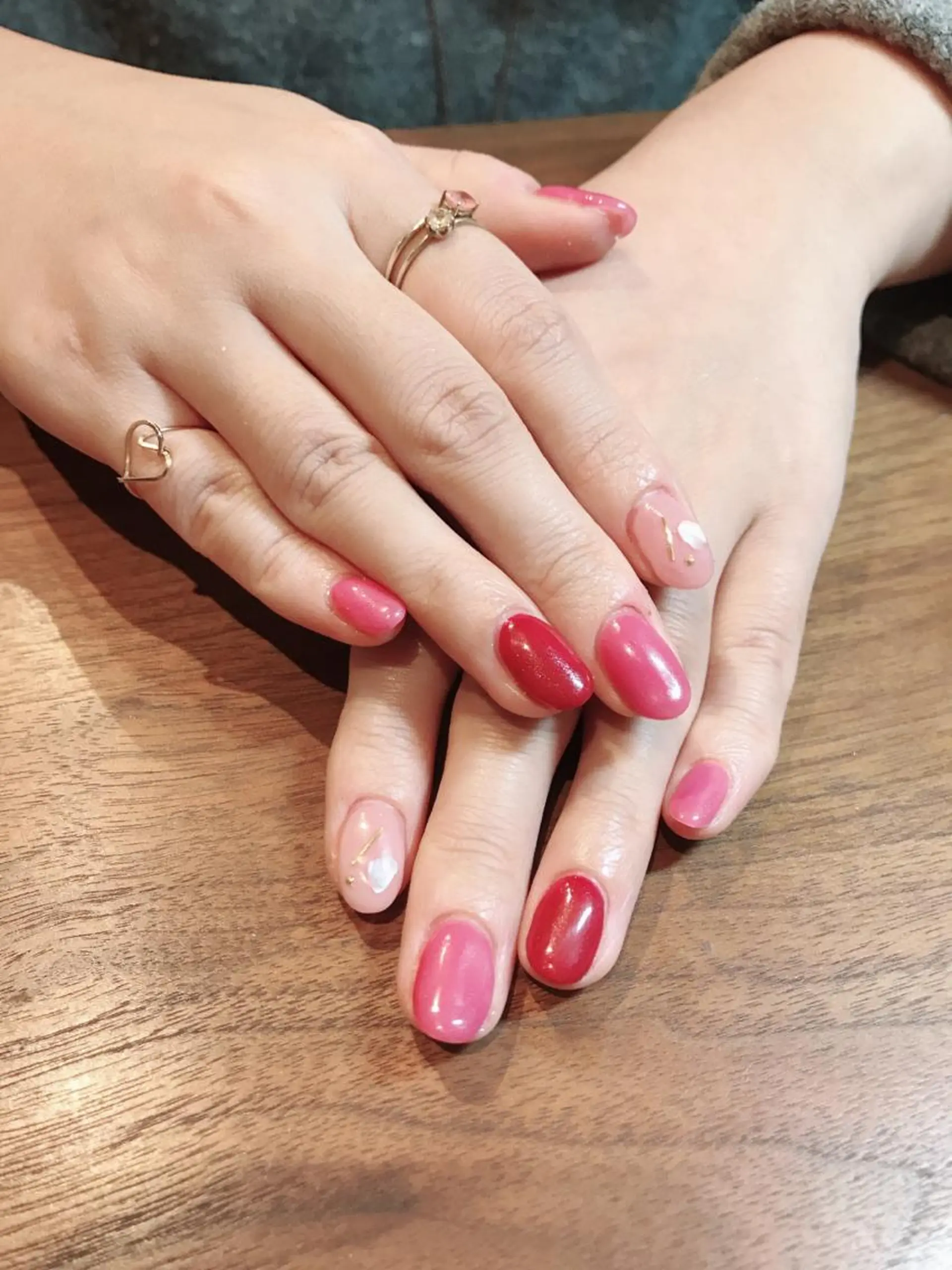 ネイル ピンク pipi ..のネイルデザイン