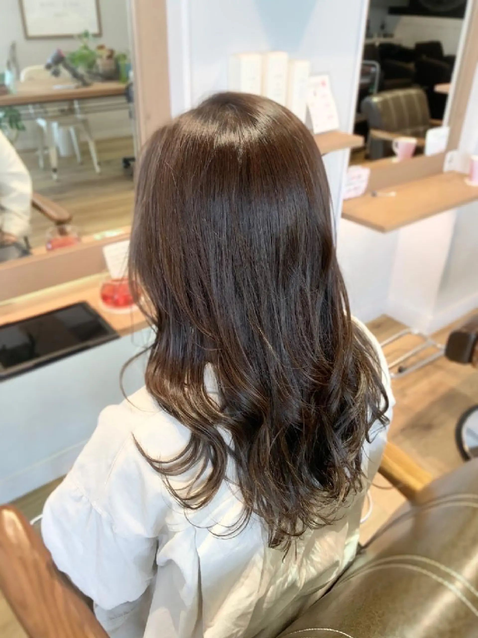 カラー グレージュ ヘアカラー トリートメント 堀 望美のヘアスタイル