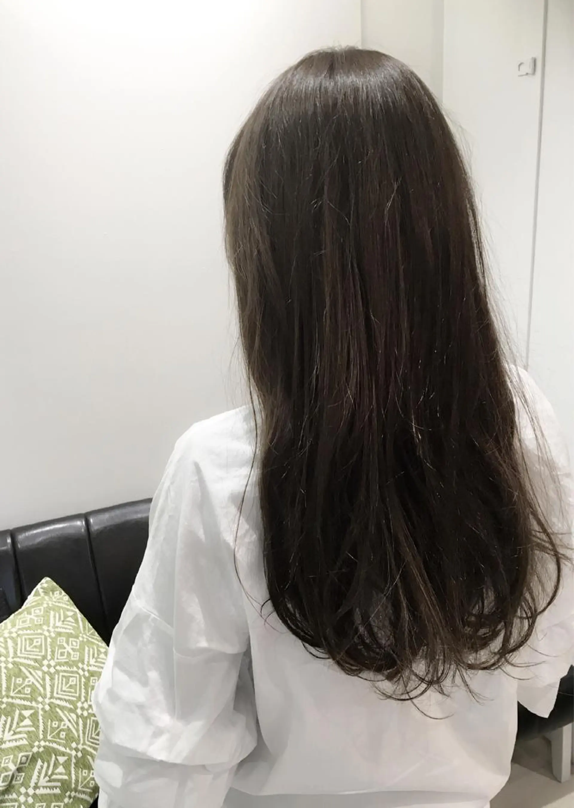 セミロング カラー グレージュ カット ヘアカラー トリートメント 田室 和幸のヘアスタイル