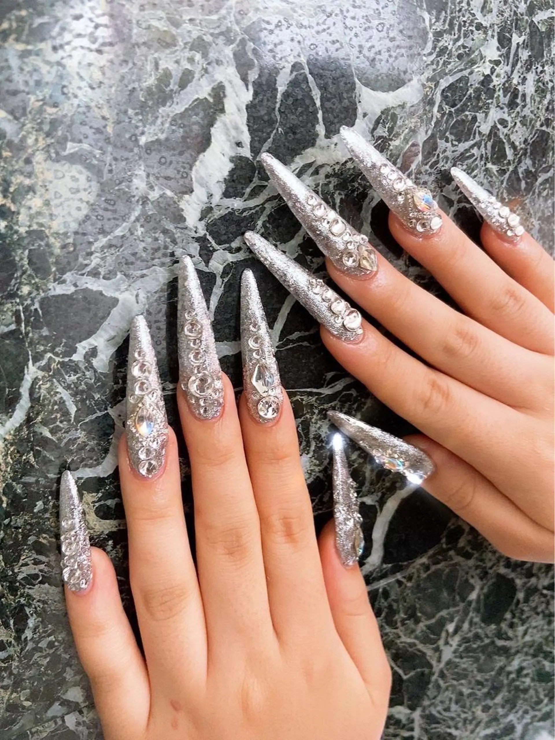 ロング ネイル 柏ネイルサロン NAIL FOCUSのネイルデザイン