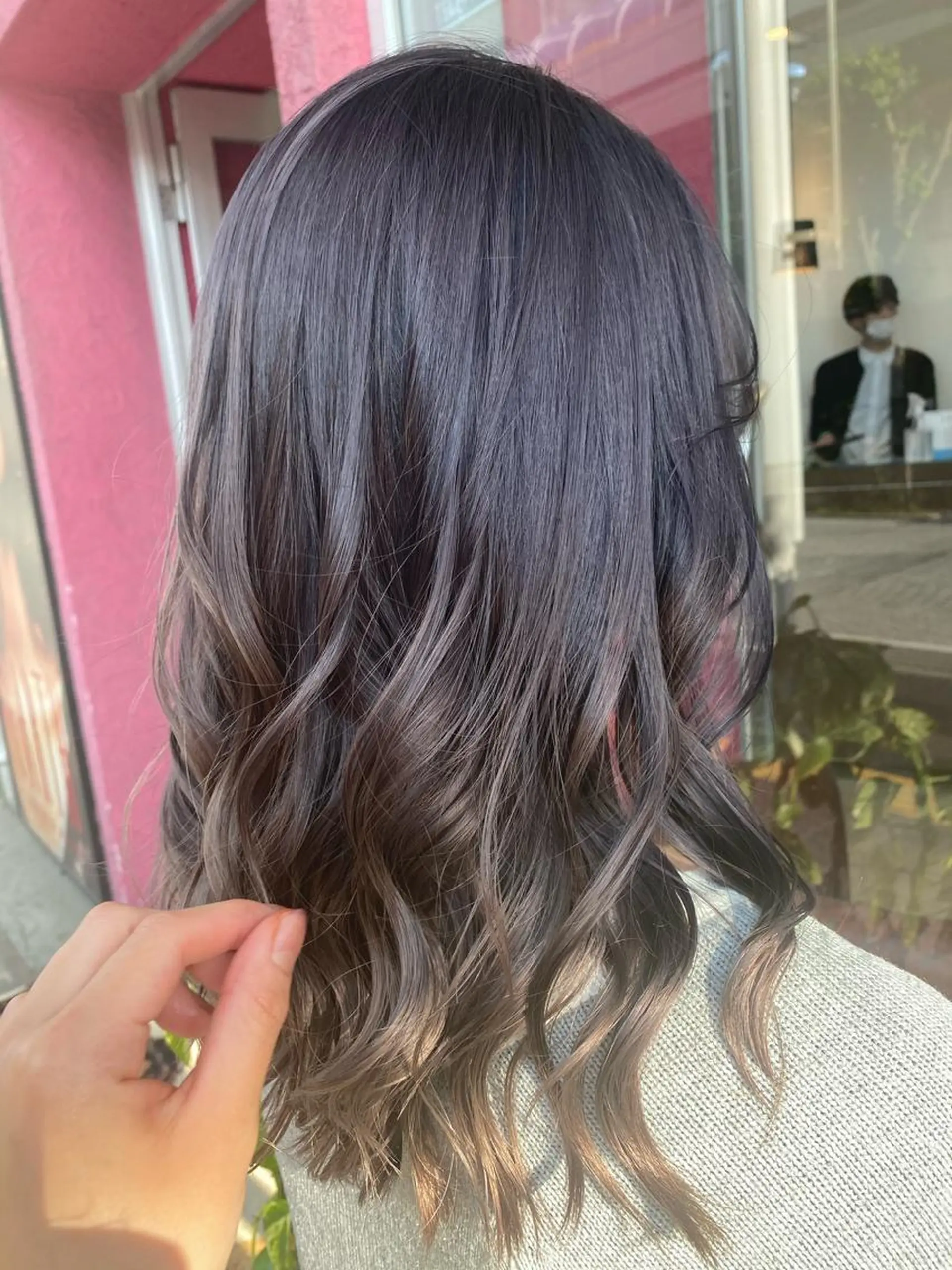 ミディアム カラー グレージュ デザインカラー✨新倉 佑奈のヘアスタイル