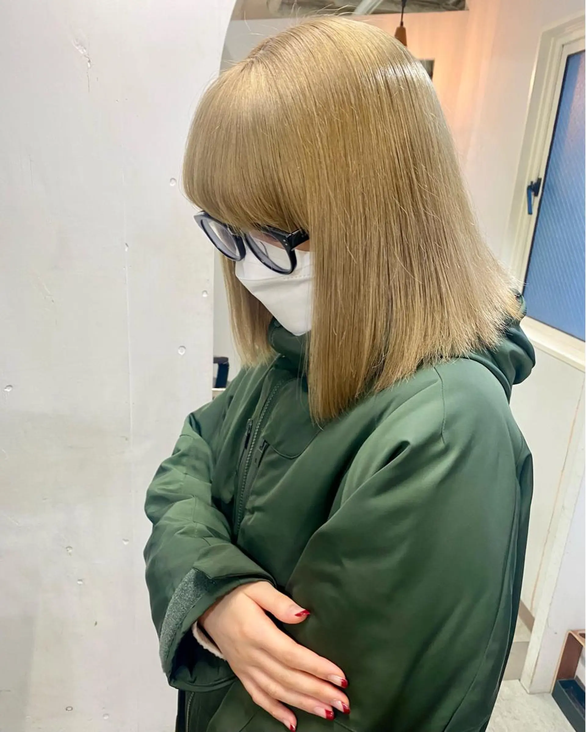 セミロング カラー ミルクティーベージュ outaのヘアスタイル