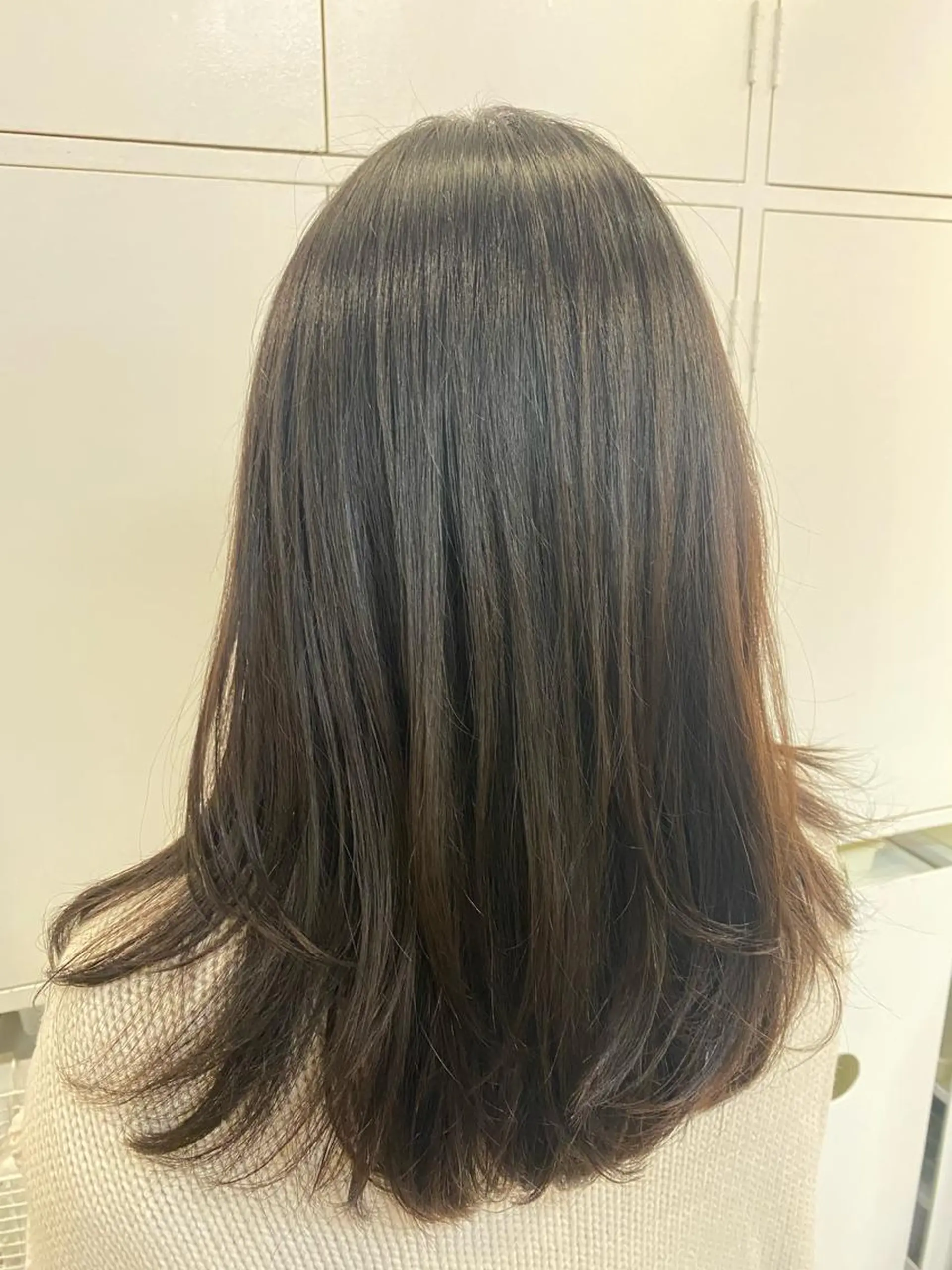 セミロング カラー レイヤーカット ink Runaのマツエク・マツパデザイン