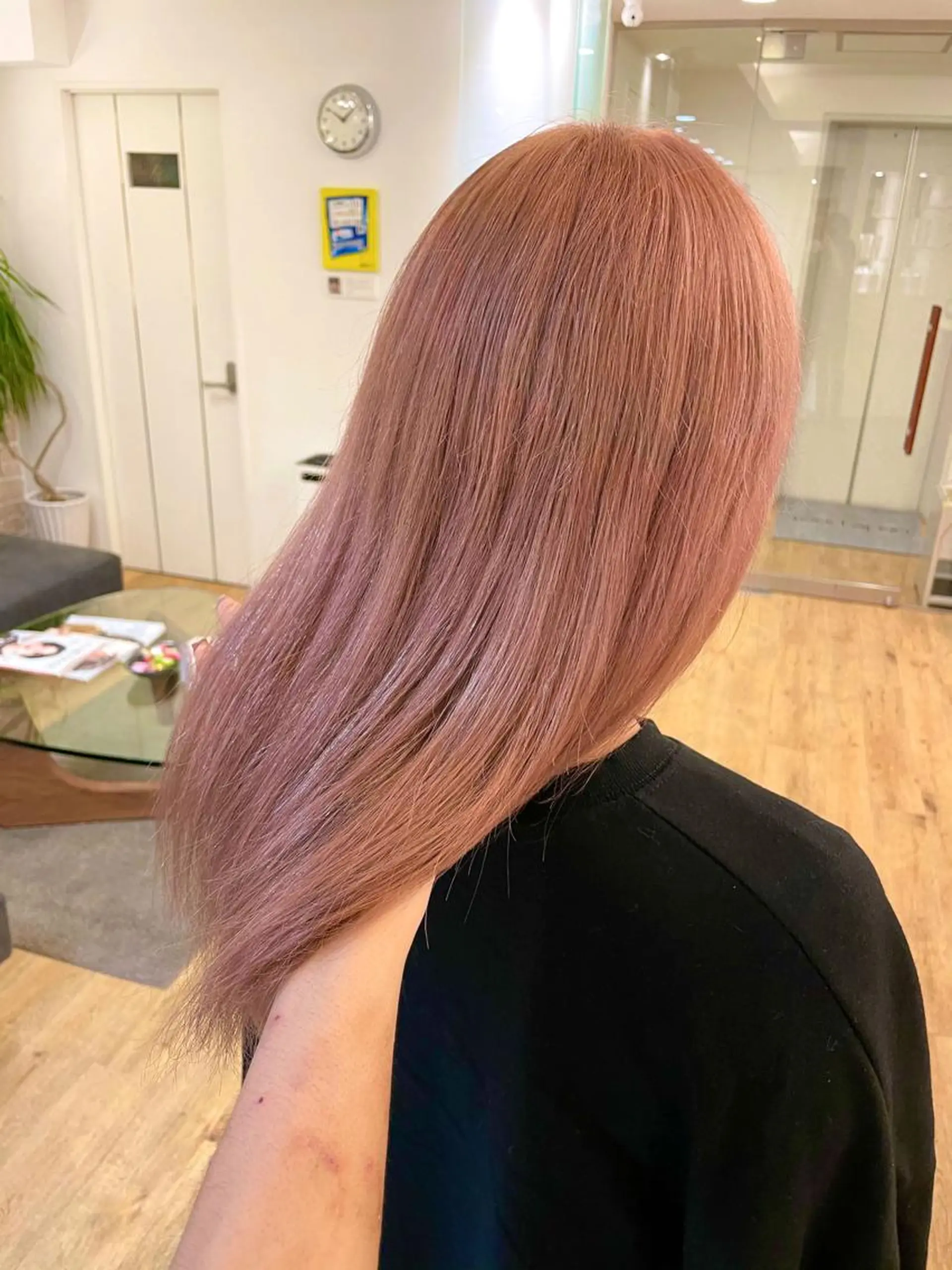 セミロング セミロングパーマ ハイライト 髪質改善 韓国風ヘア 縮毛矯正 カット ヘアカラー トリートメント 美髪矯正・レイヤー 倉友哉のヘアスタイル