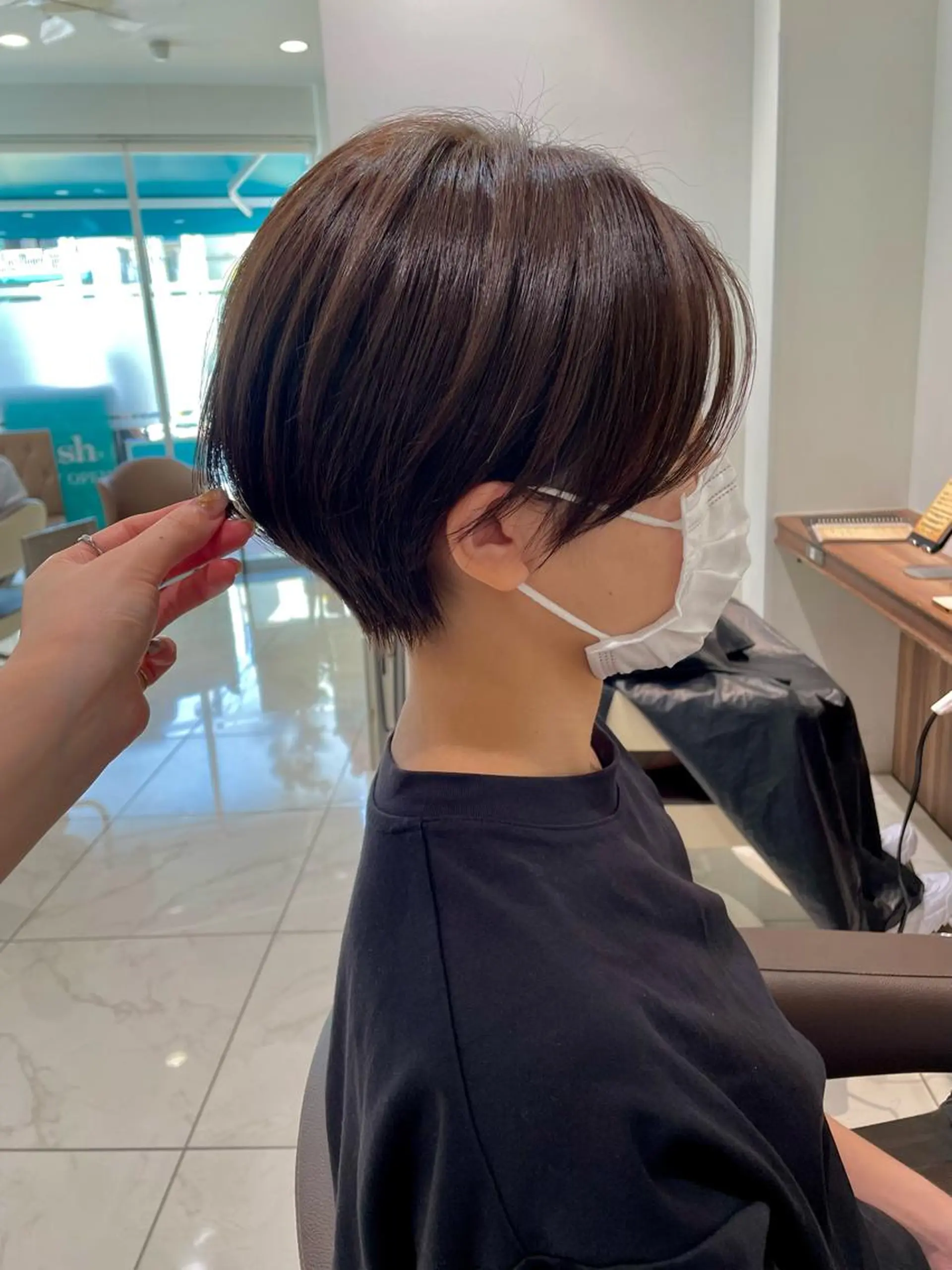 ショート カラー midori osawaのヘアスタイル