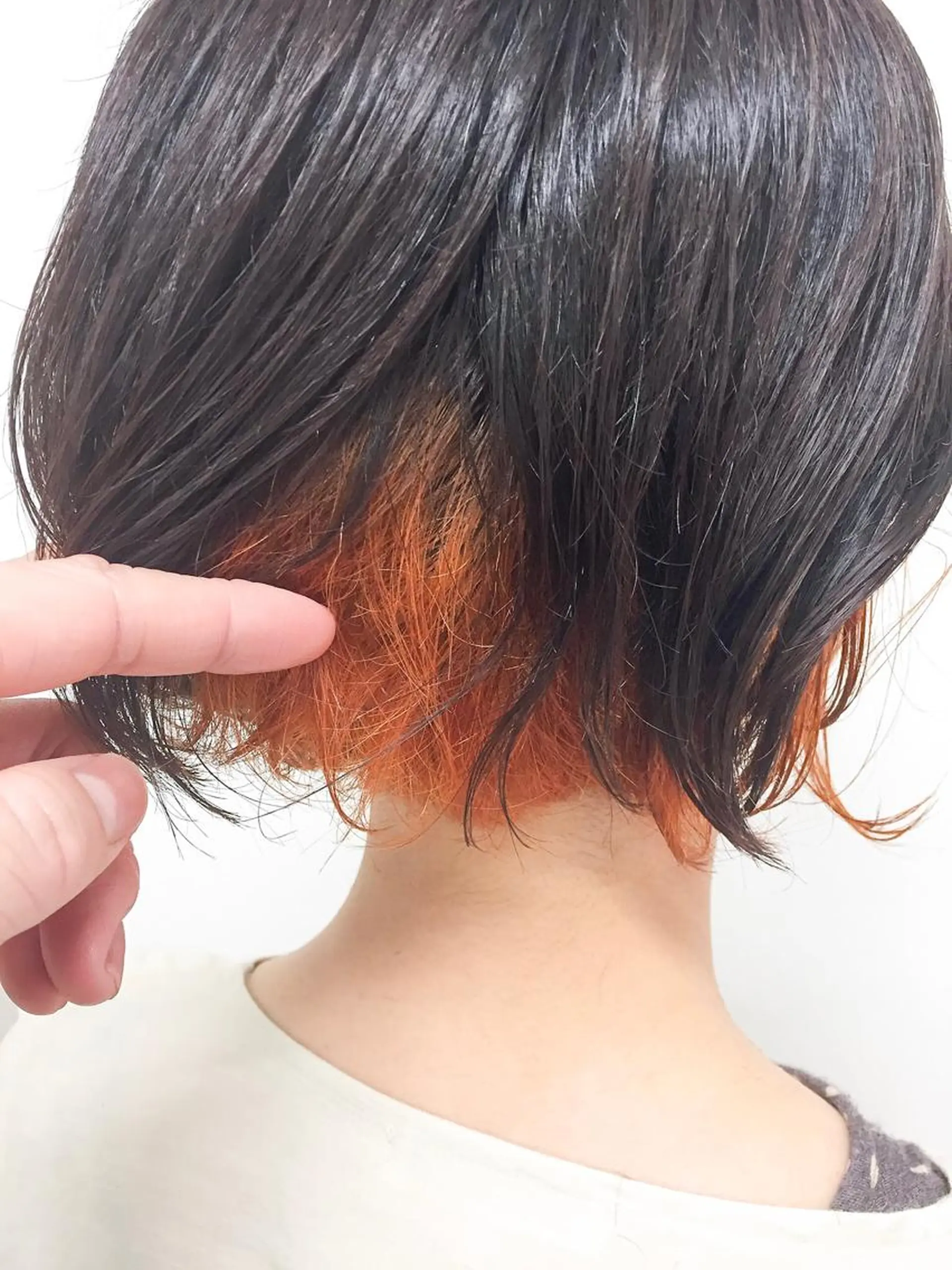 ショート カラー 肌に馴染む暗髪 梅田・増田のヘアスタイル