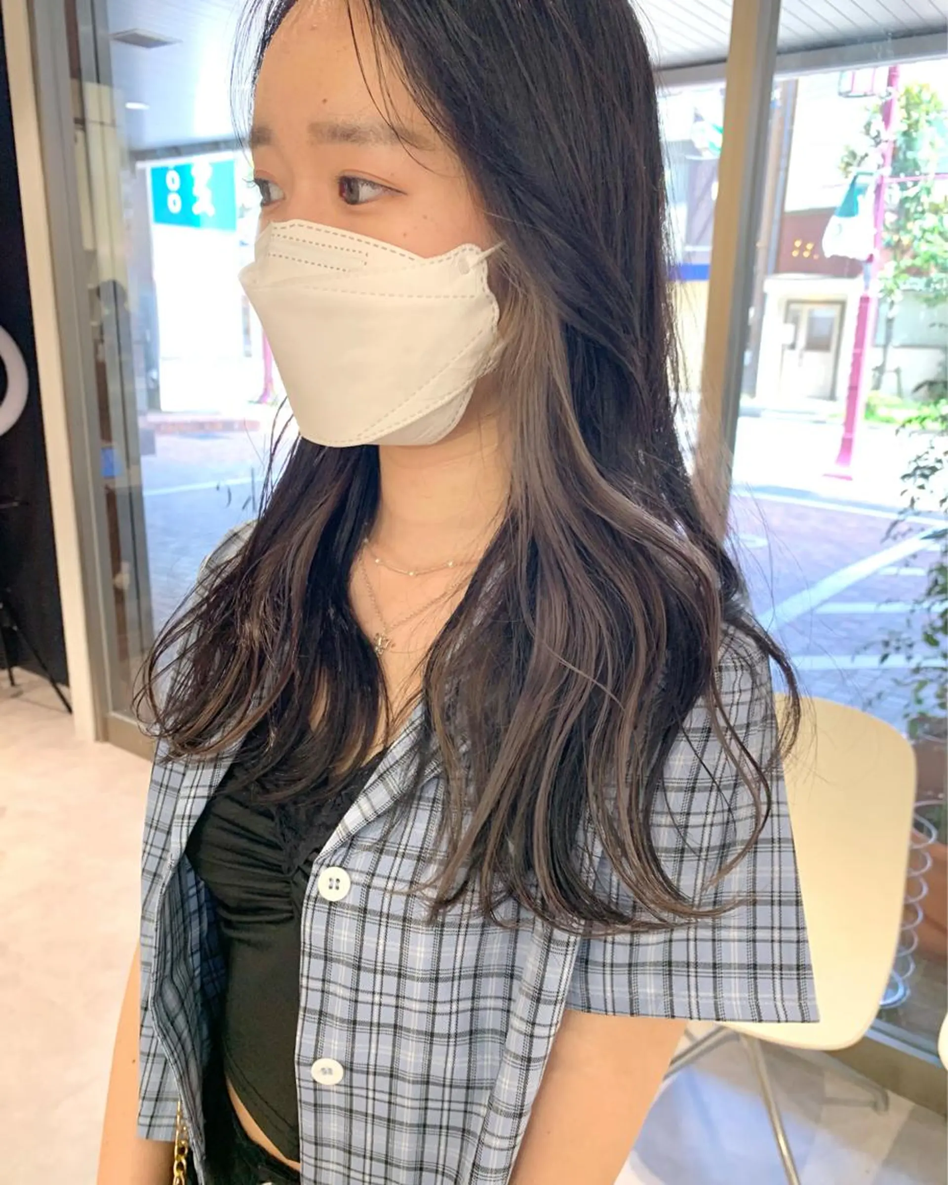 セミロング カラー イヤリングカラー iLi 《イリ》のヘアスタイル