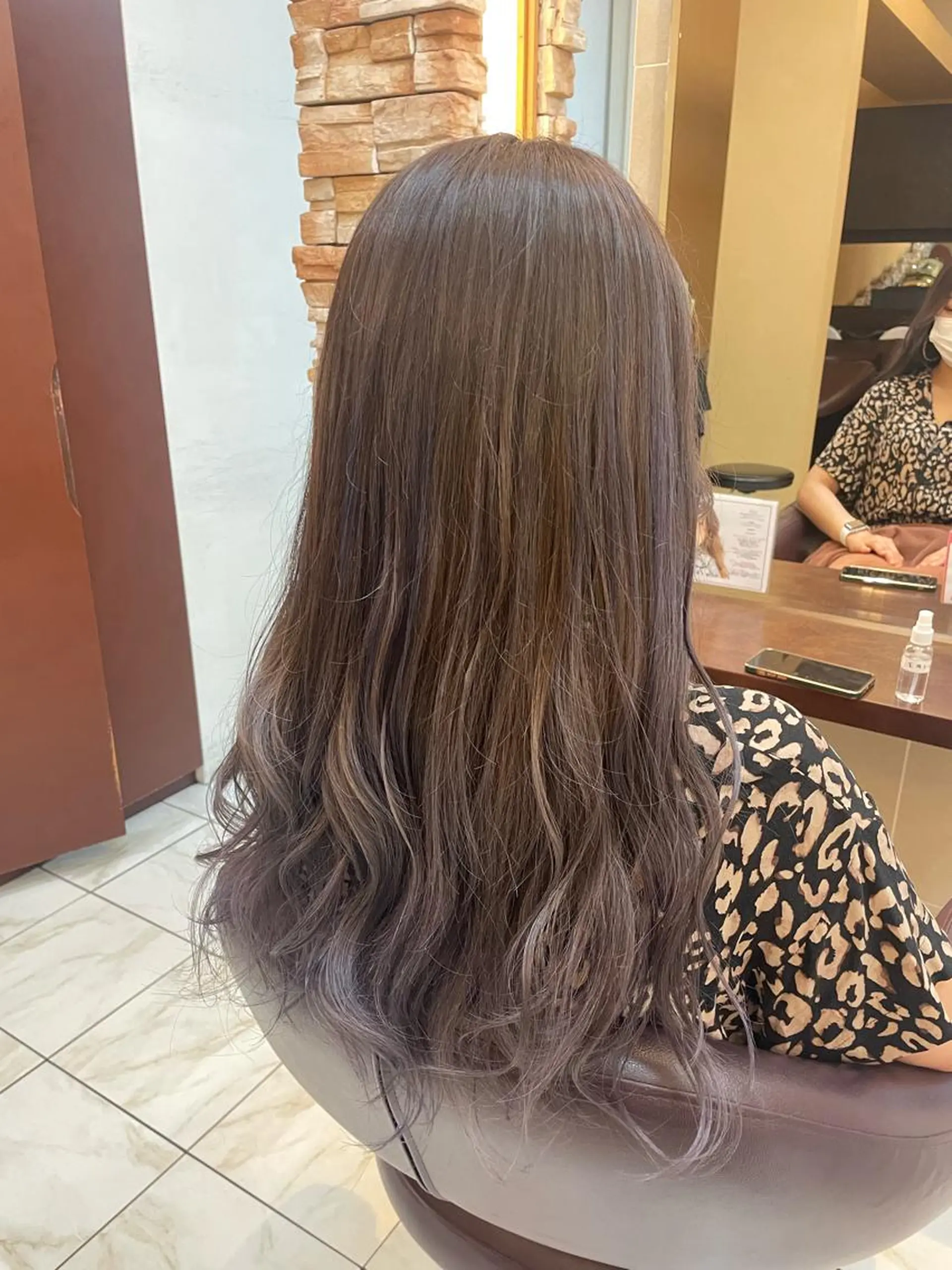 ロング カラー アッシュ バレイヤージュ ブリーチ ケアブリーチ レイヤーカット 垢抜け透明感カラー 🌻篠崎梓🌻のヘアスタイル