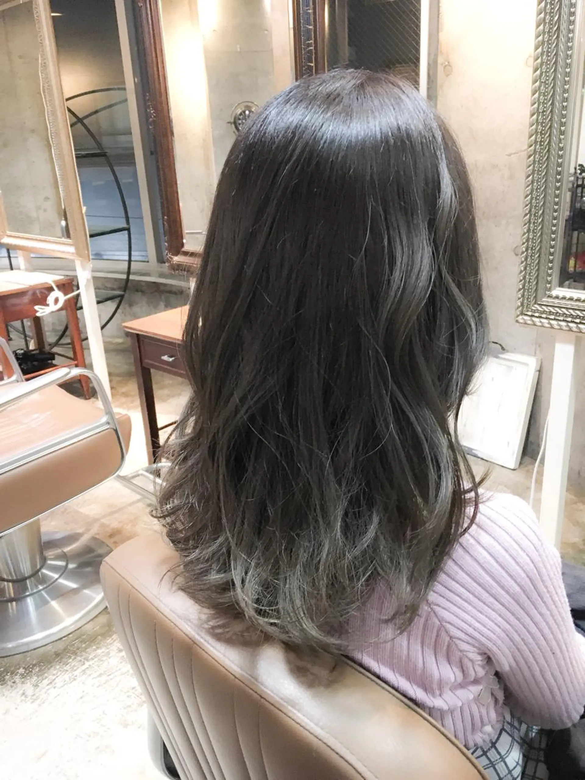 セミロング カラー グラデーションカラー 北條 優輝のヘアスタイル