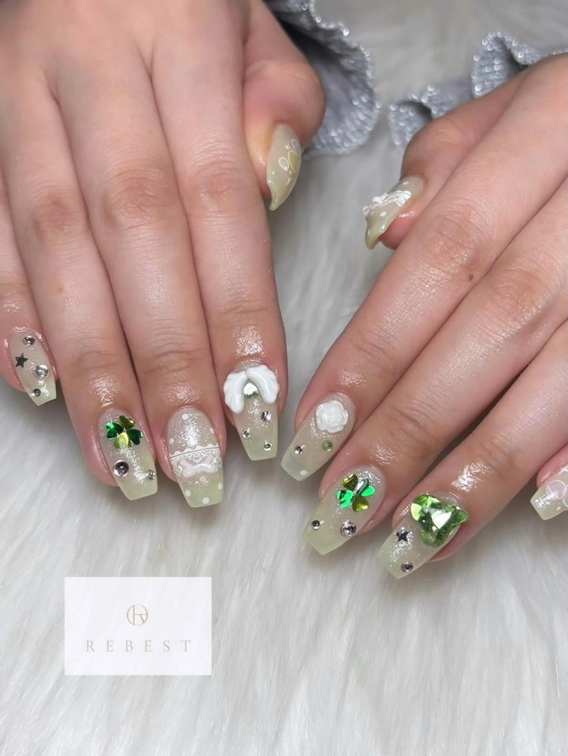 ネイル nailist SENAのネイルデザイン