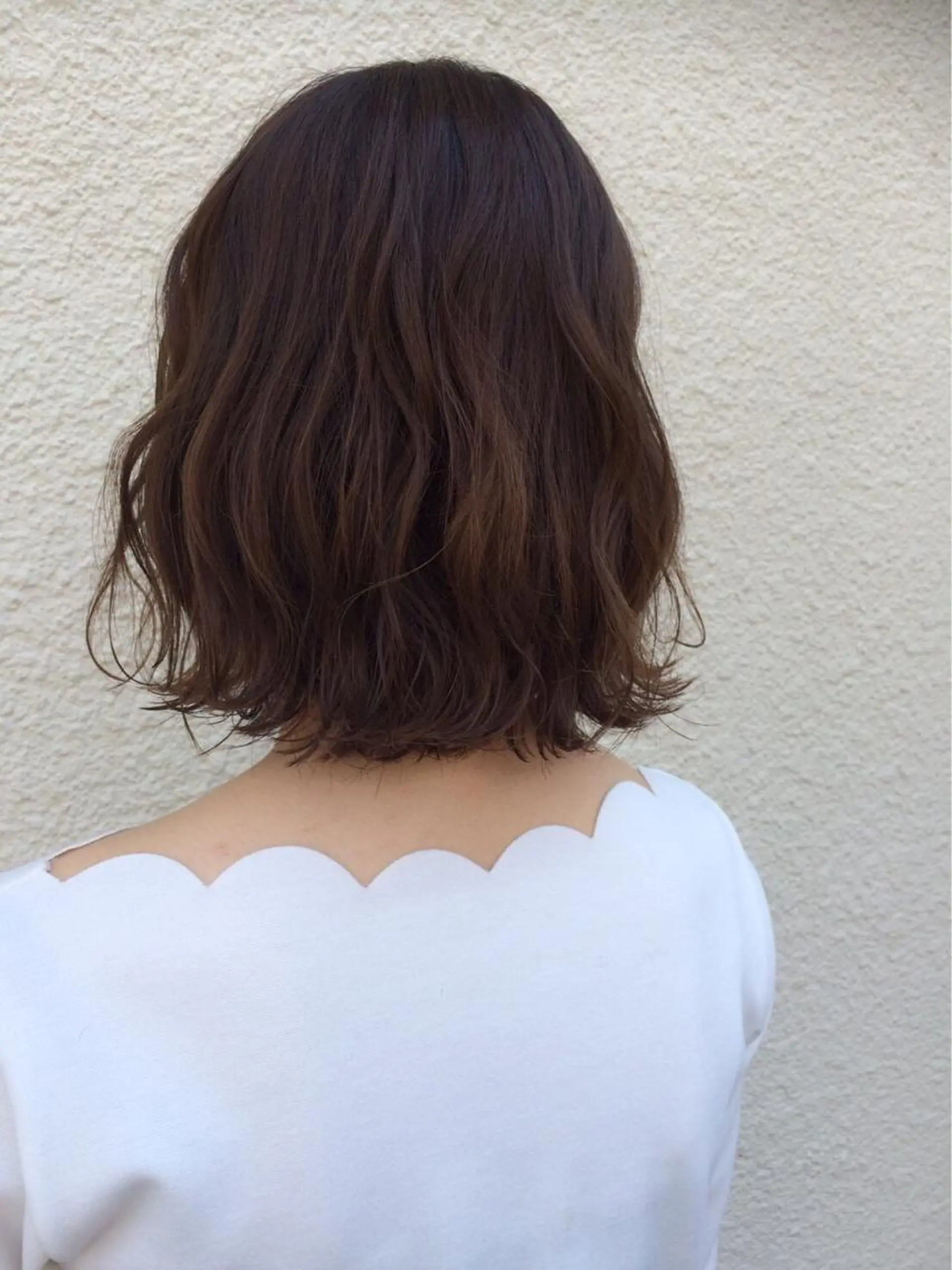 ショート カラー MIOベージュカラー 柔らかいカラーのヘアスタイル