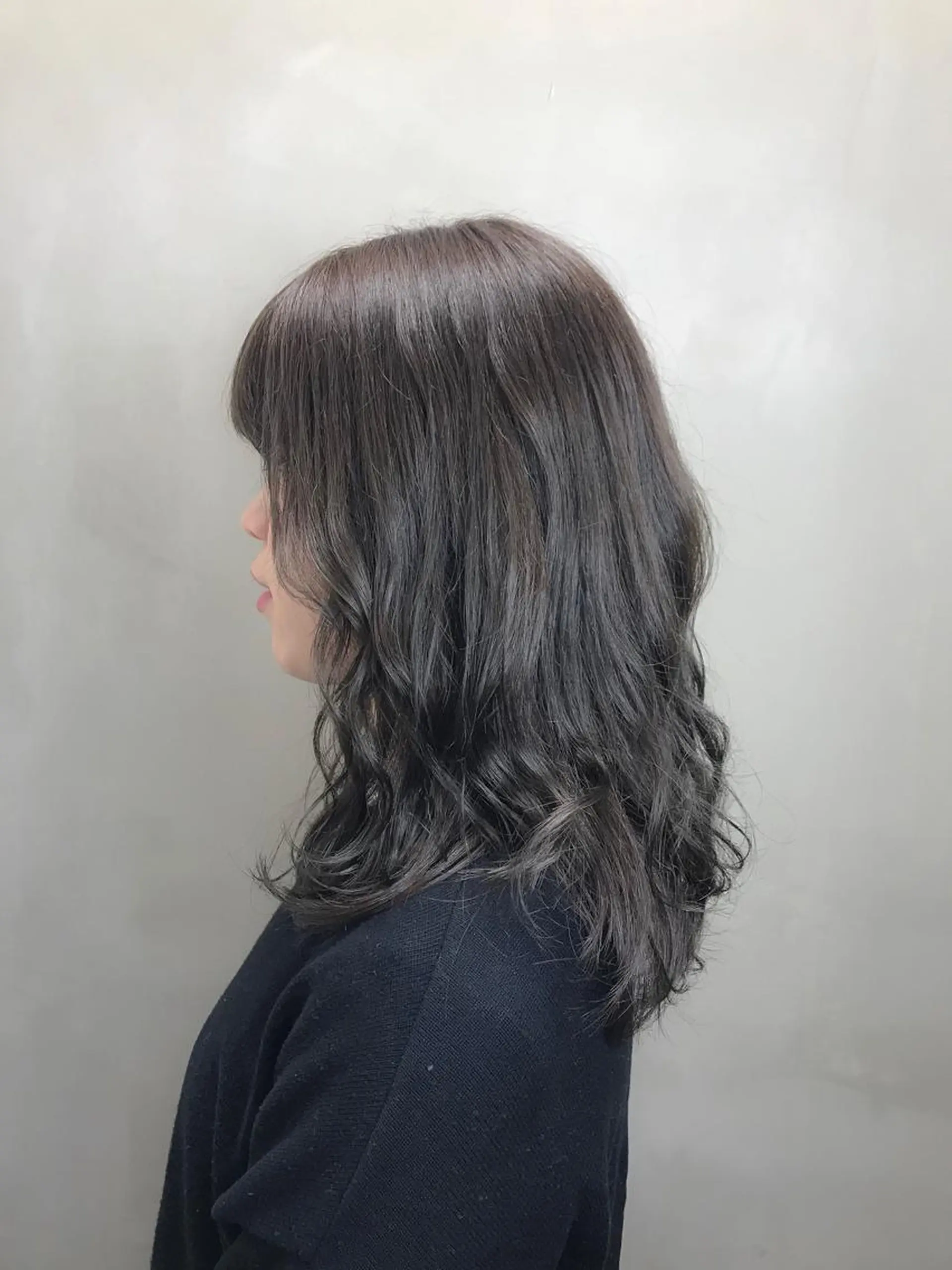 ミディアム カラー アッシュ ベージュカラー 【透明感、艶髪】西村 有司のヘアスタイル