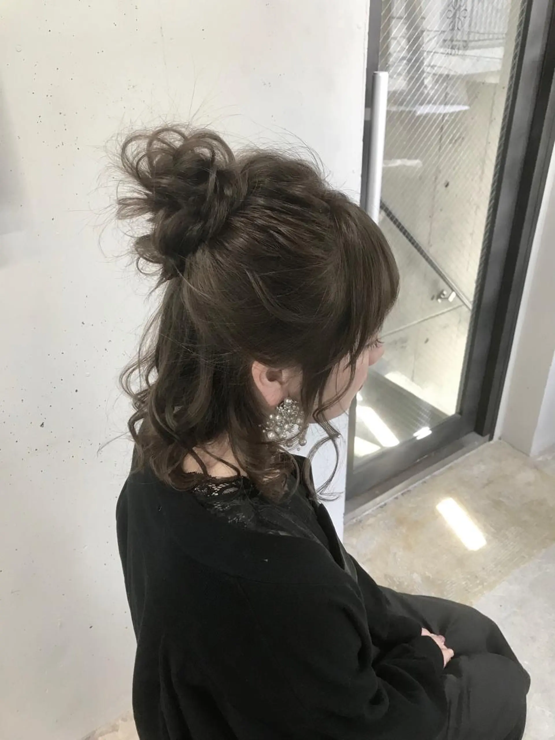 ミディアム ヘアアレンジ ハーフアップ お団子ヘア ヘアセット 新井 広樹のヘアスタイル