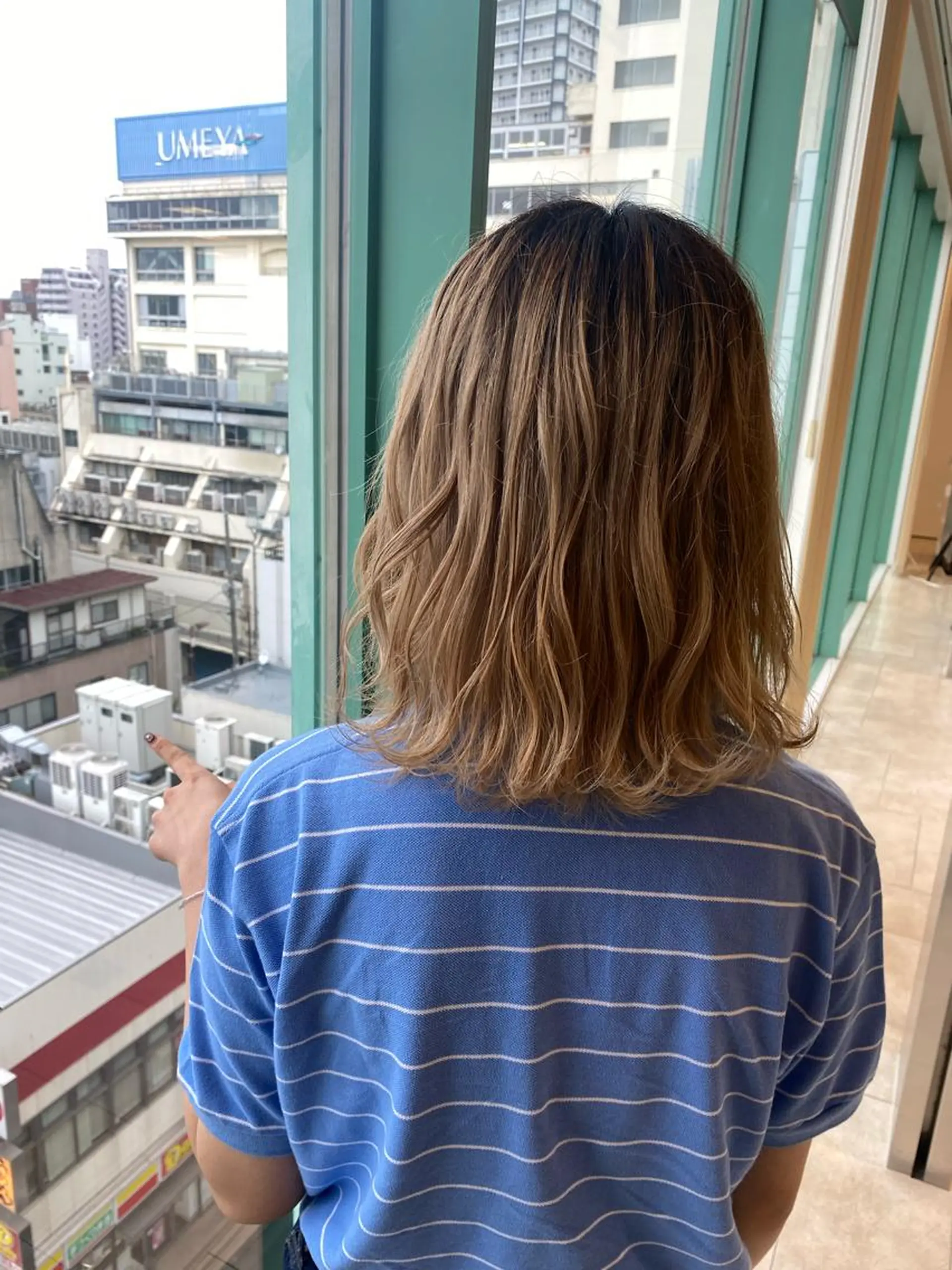 ミディアム カラー くびれヘア 外ハネヘア トリートメント ヘッドスパ ハイトーン/ウルフ /レイヤー/坂野幸伸のヘアスタイル