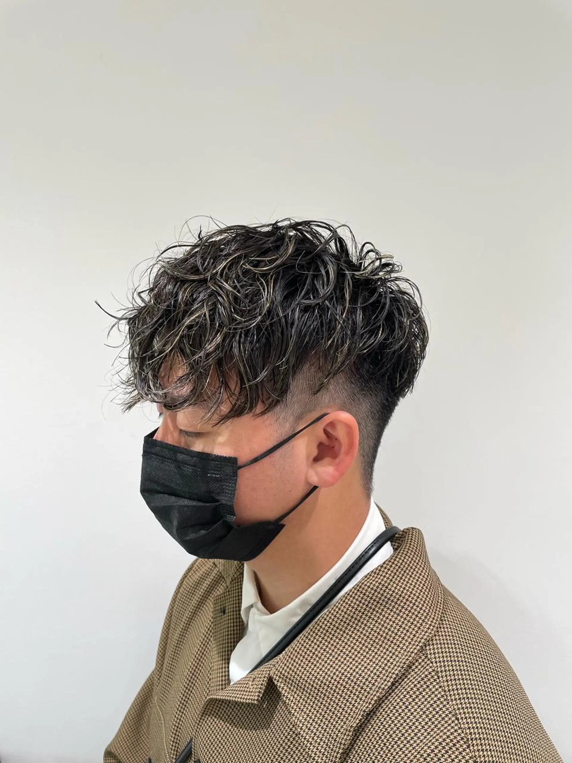 ショート メンズ メンズパーマ スペインカール カット パーマ トリートメント フェザーパーマ職人 🪶ryosukeのヘアスタイル