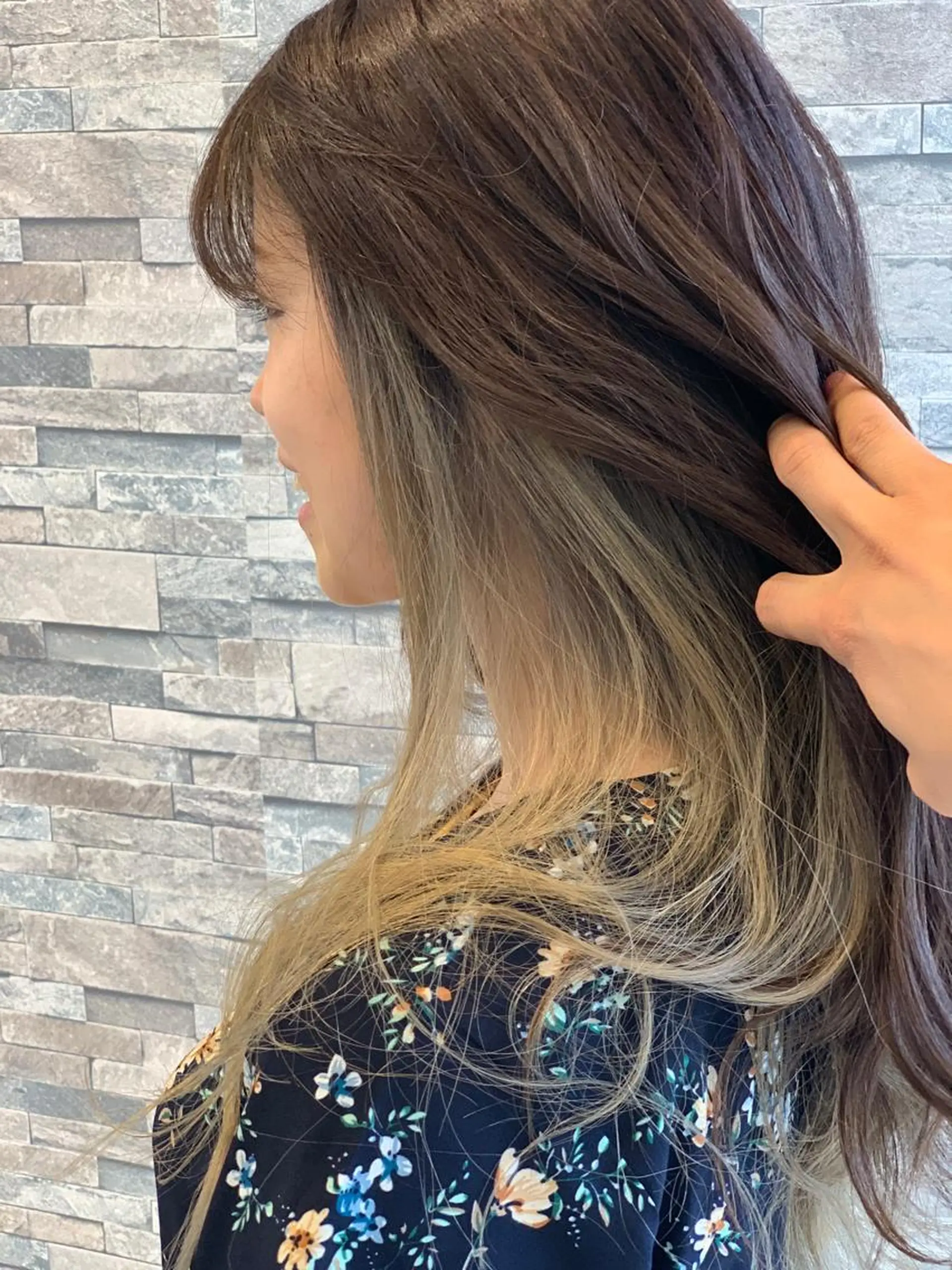 セミロング カラーと言ったら SAWARAのヘアスタイル