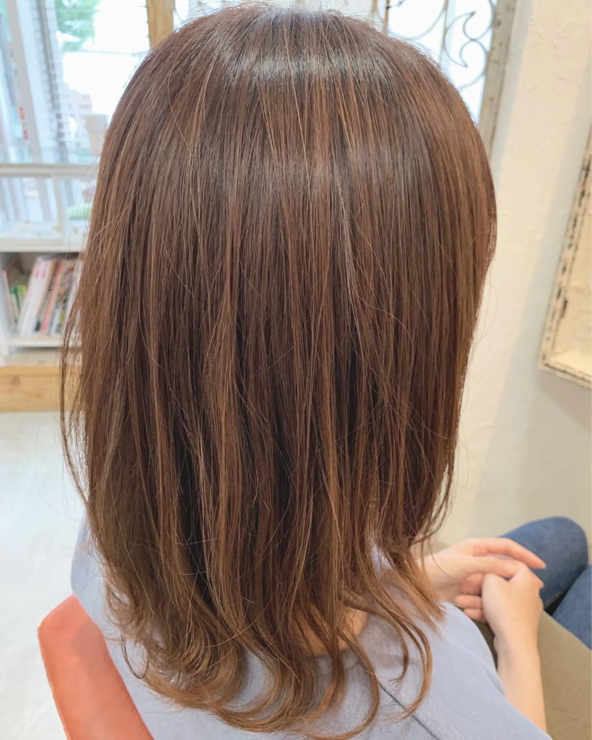 セミロング カラー fio マナミのヘアスタイル