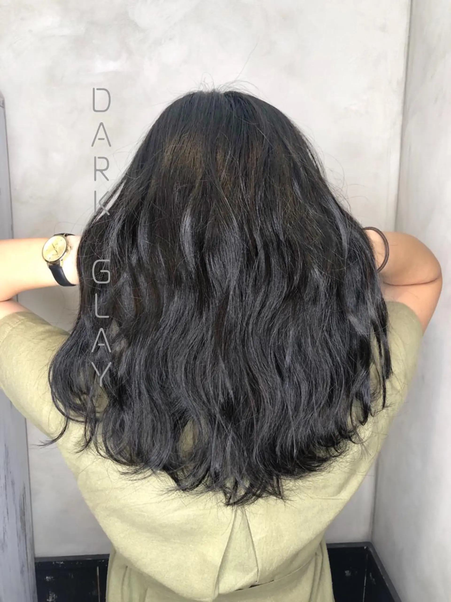 ロング カラー パーマ 透明感カラー ダークグレー イルミナカラー 美髪矯正 🌈髪質改善 山下のヘアスタイル