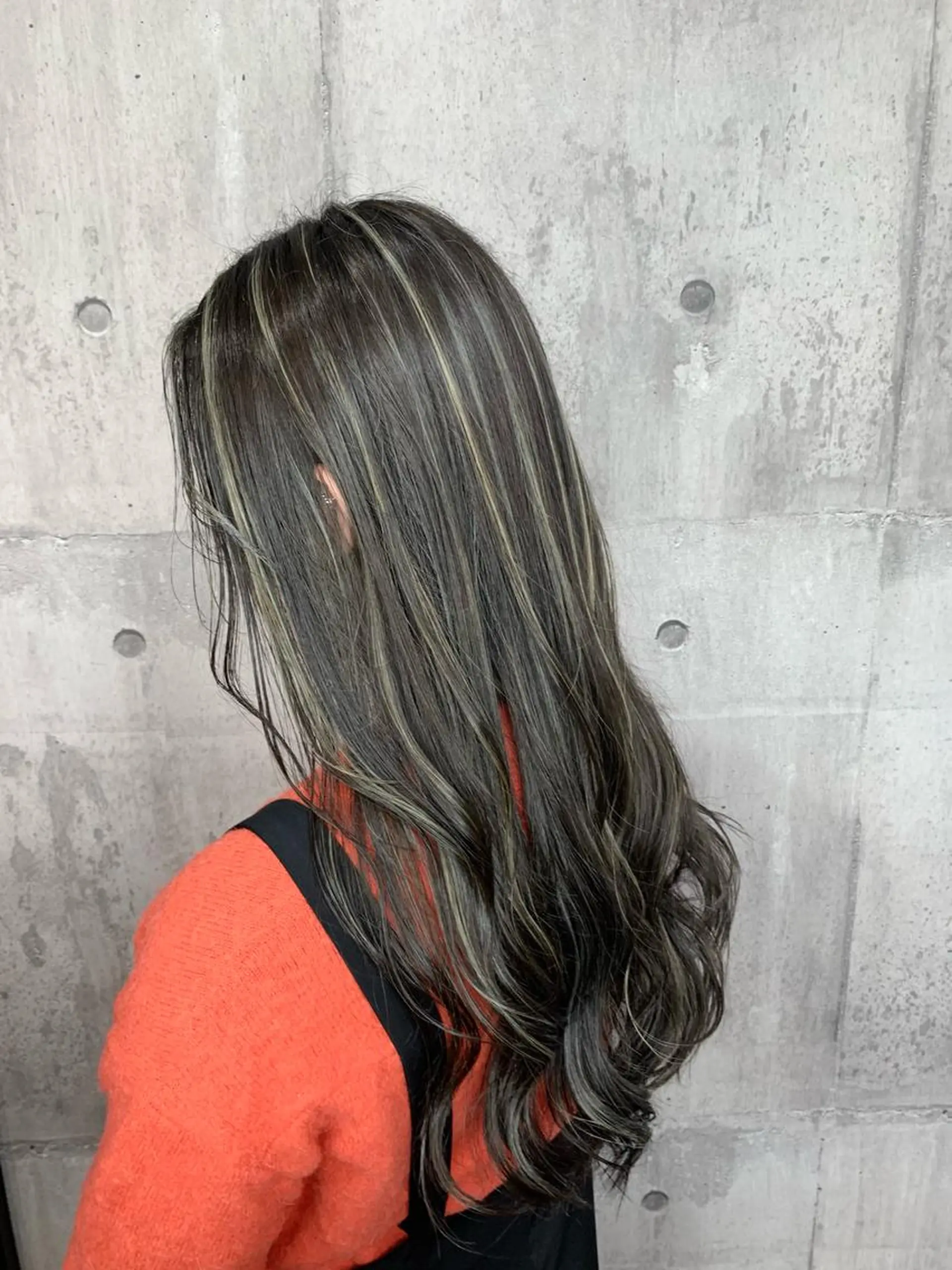 ロング カット ヘアカラー yoshihara yuukiのヘアスタイル