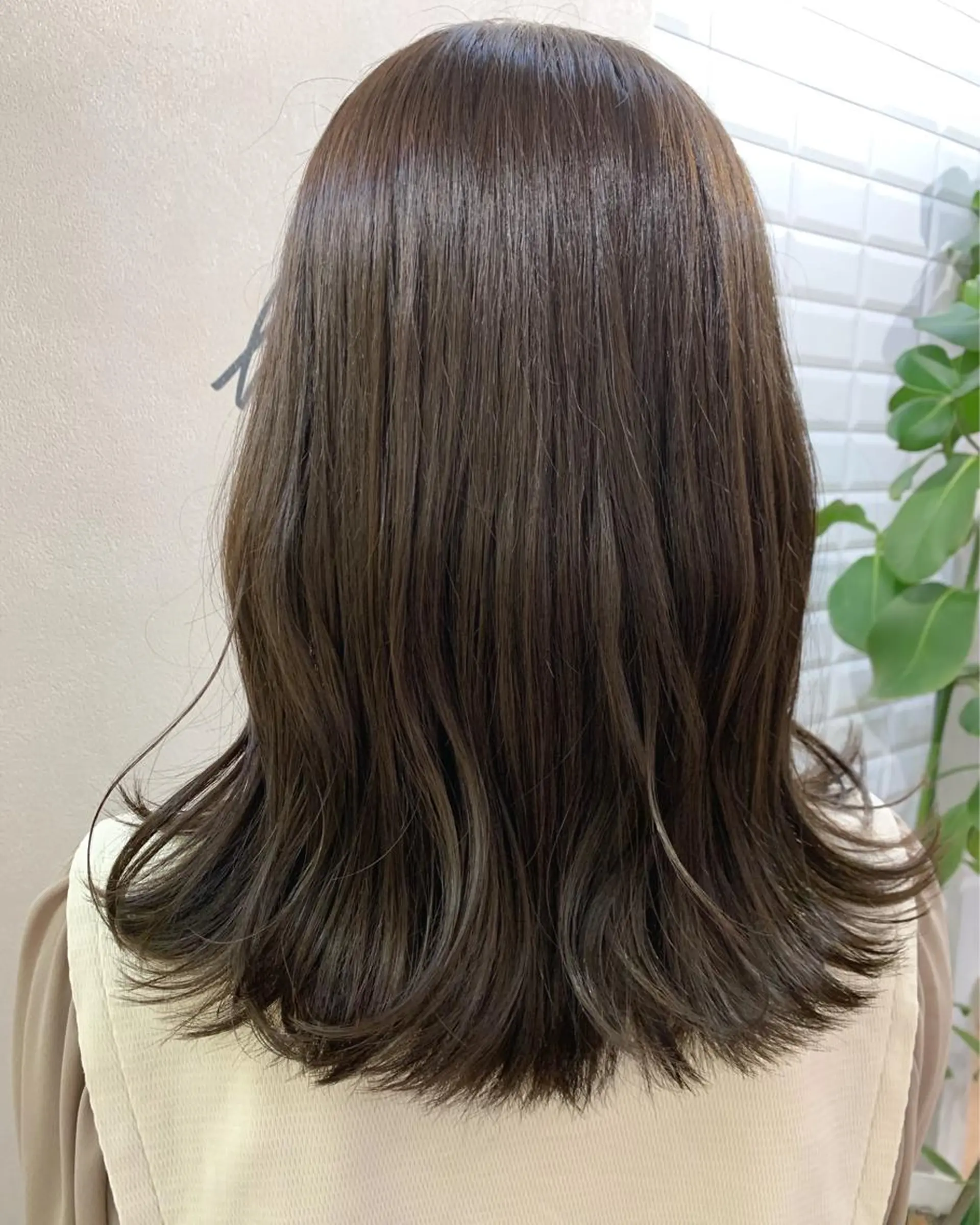 セミロング カラー グレージュ hub hair レイヤー/透明感のヘアスタイル