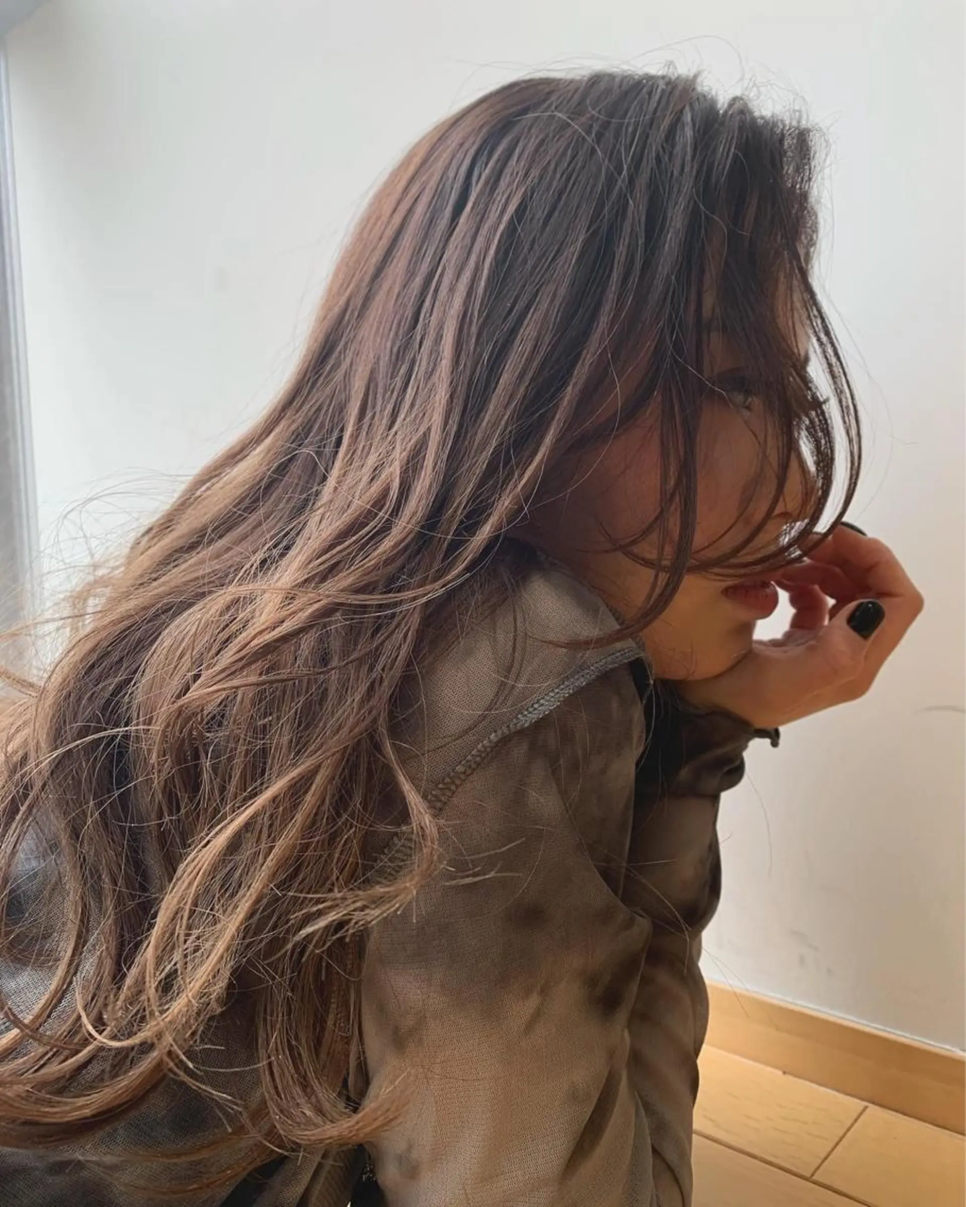 セミロング Aya/四条烏丸/ インナーカラーのヘアスタイル