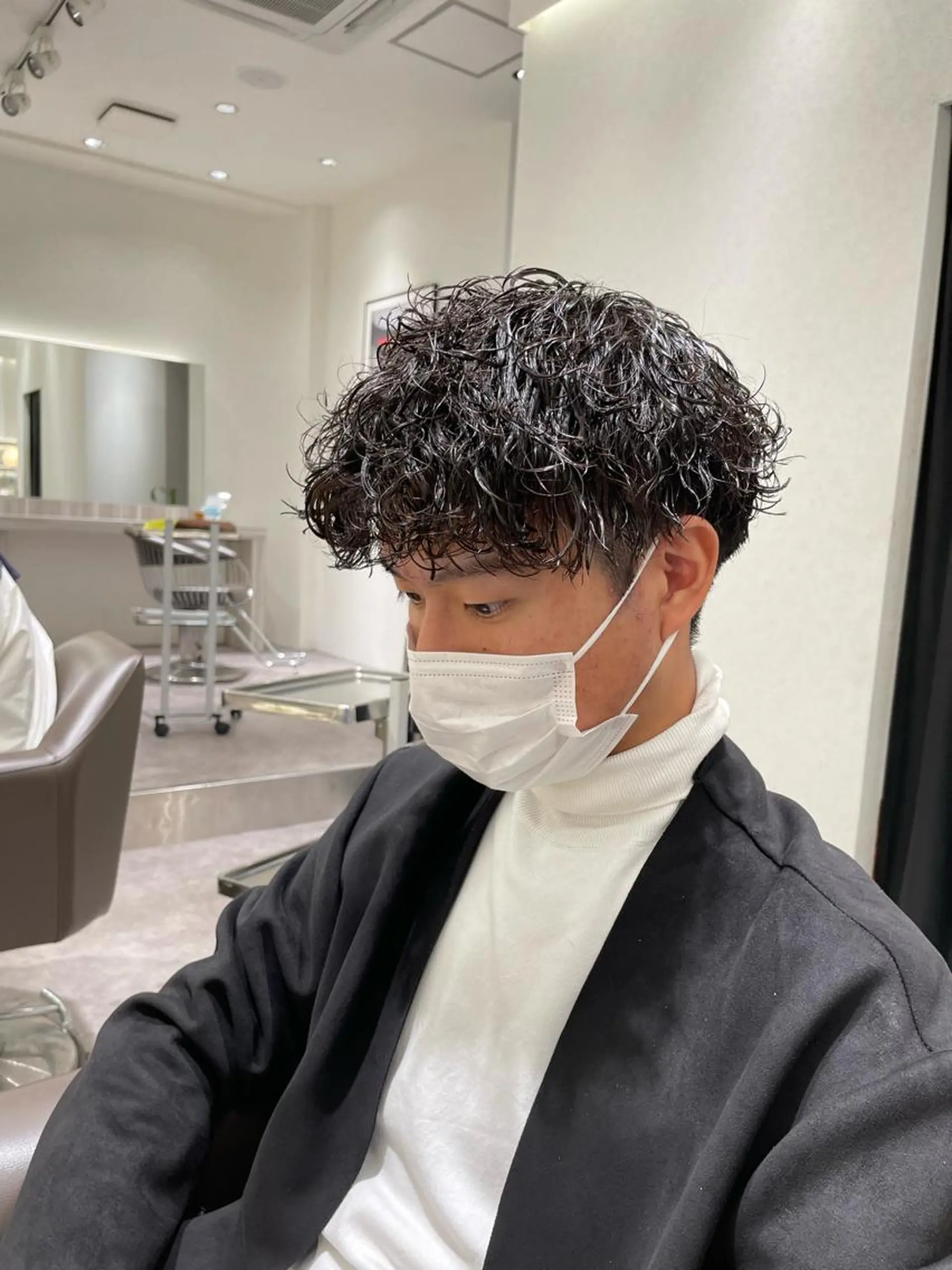 ショート パーマ メンズ メンズブリーチ メンズハイライト メンズメッシュ メンズパーマ メンズツイストパーマ カット パーマ メンズ特化/矢場町駅 徒歩1分/岡本一真のヘアスタイル