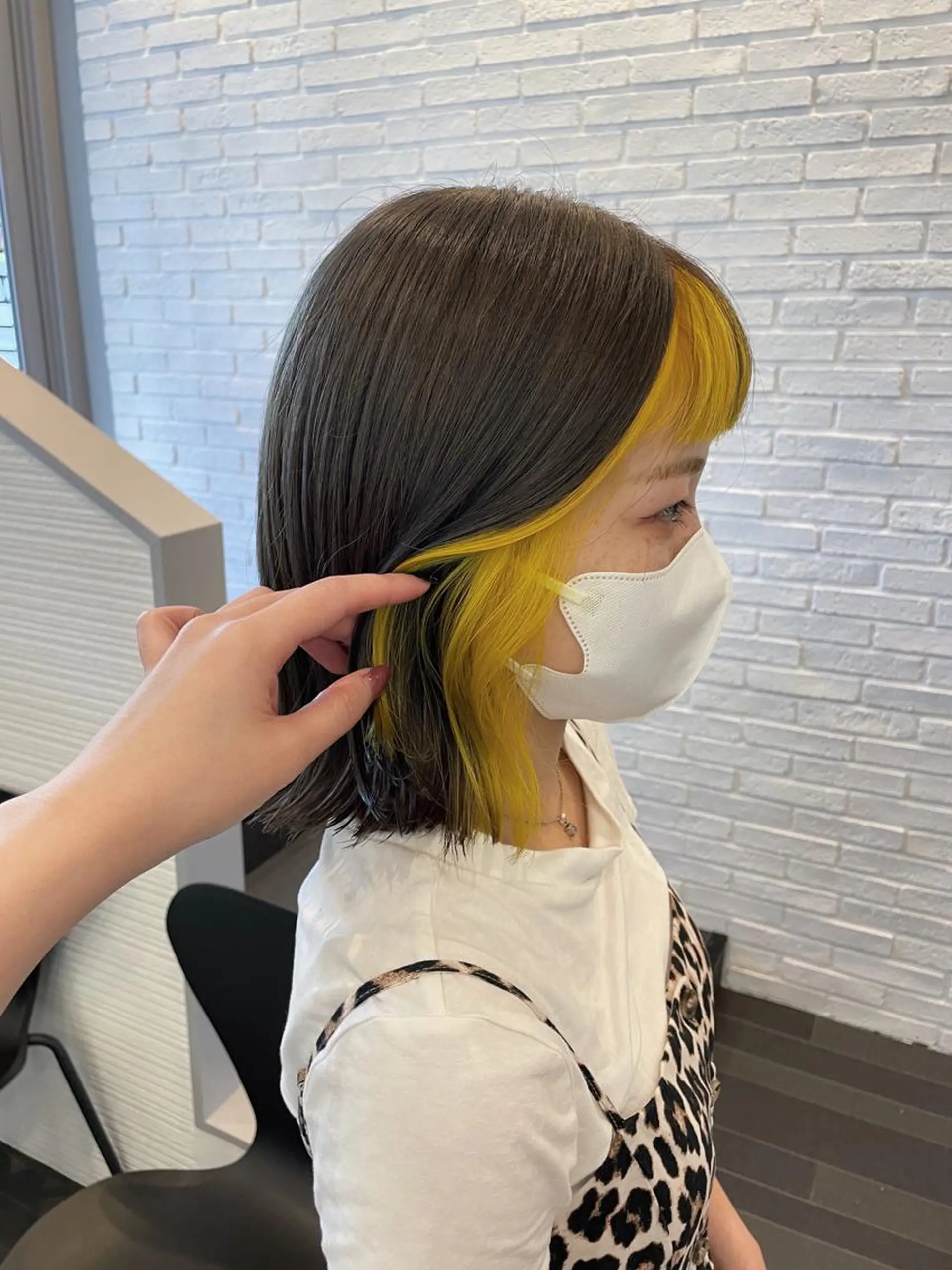 ミディアム カラー ブリーチ インナーカラー イエローカラー カット ヘアカラー トリートメント _WHITE 天神店 YUMEKA🐻のヘアスタイル