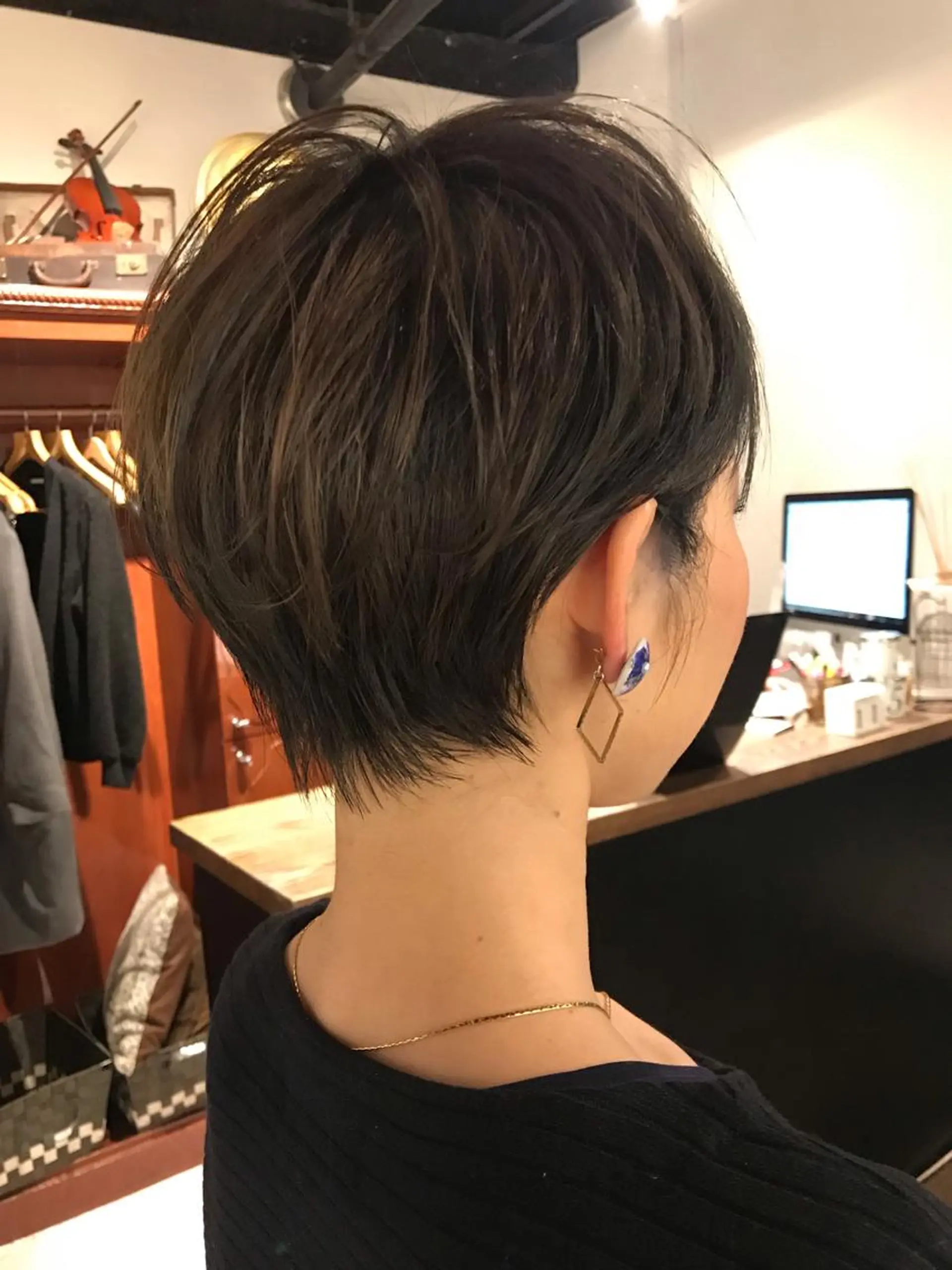 ショート カラー ハイライトカラー ハイライト ショートヘア 二児のパパで店長な 戸田健治のヘアスタイル